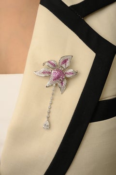 Spilla floreale in argento Sterling 925 con zirconi rosa e bianchi di Silvorra