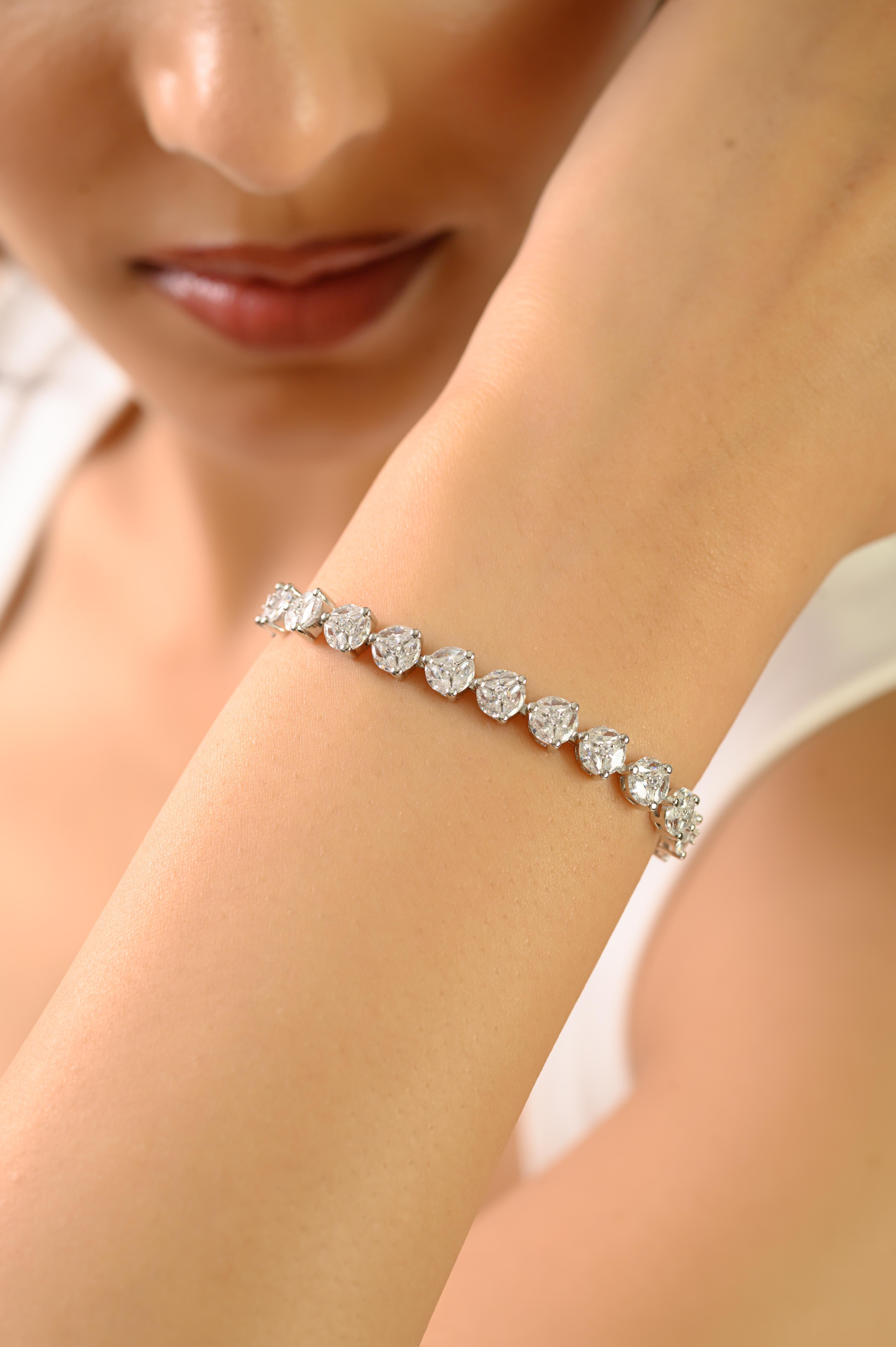 Esta radiante pulsera tenis de plata de ley 925 exhibe una hilera continua de piedras de circonita blanca talla marquesa de 4,2 mm, cada una de ellas engastada expertamente para captar y reflejar la luz desde todas las direcciones. La distintiva