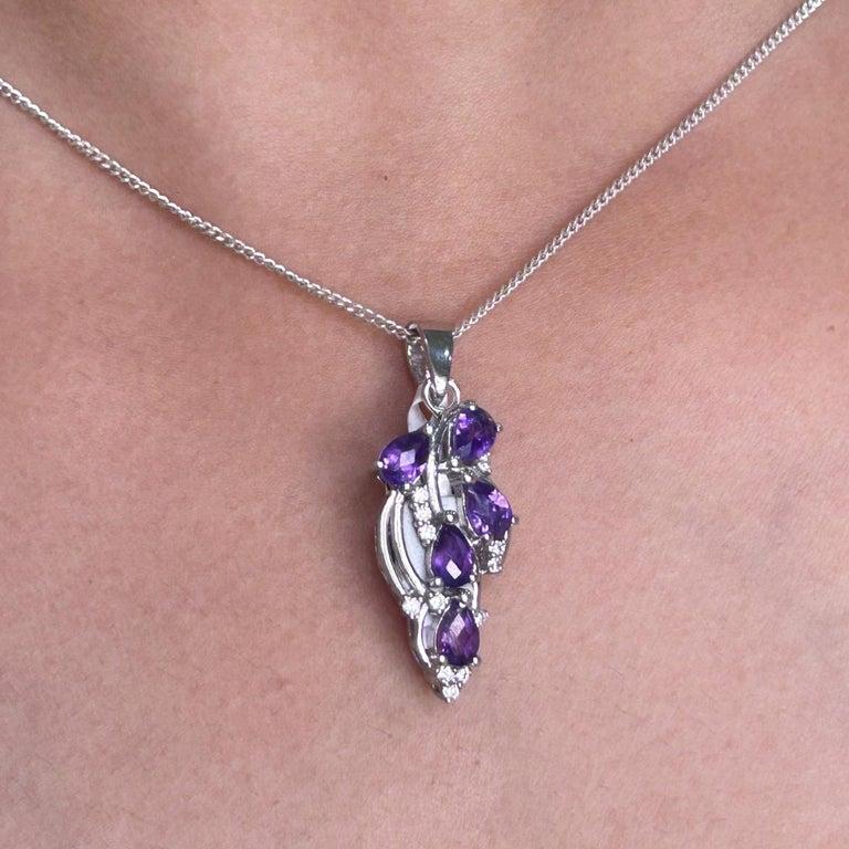 Ciondolo a grappolo con ametista naturale in argento Sterling 925 di Silvorra in vendita 5