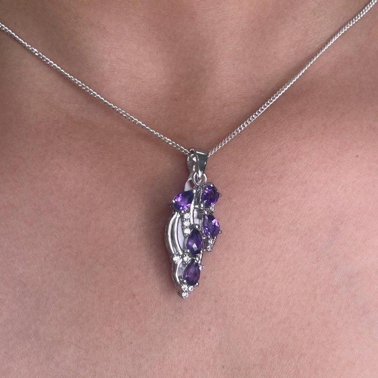 Ciondolo a grappolo con ametista naturale in argento Sterling 925 di Silvorra in vendita 3