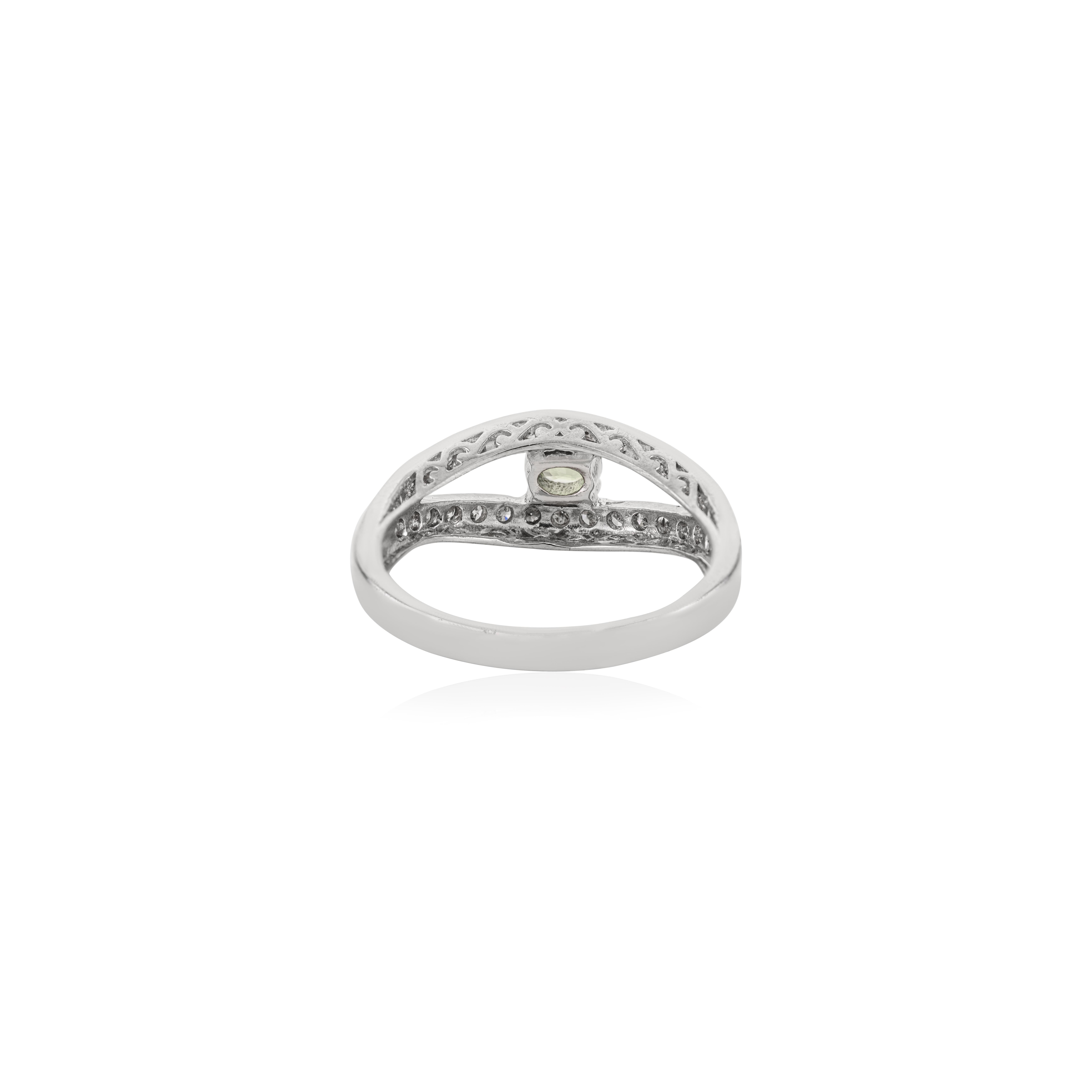 Im Angebot: Silvorra 925 Sterling Silber Oval Cut Grüner Turmalin und Diamant Bnad Ring () 7