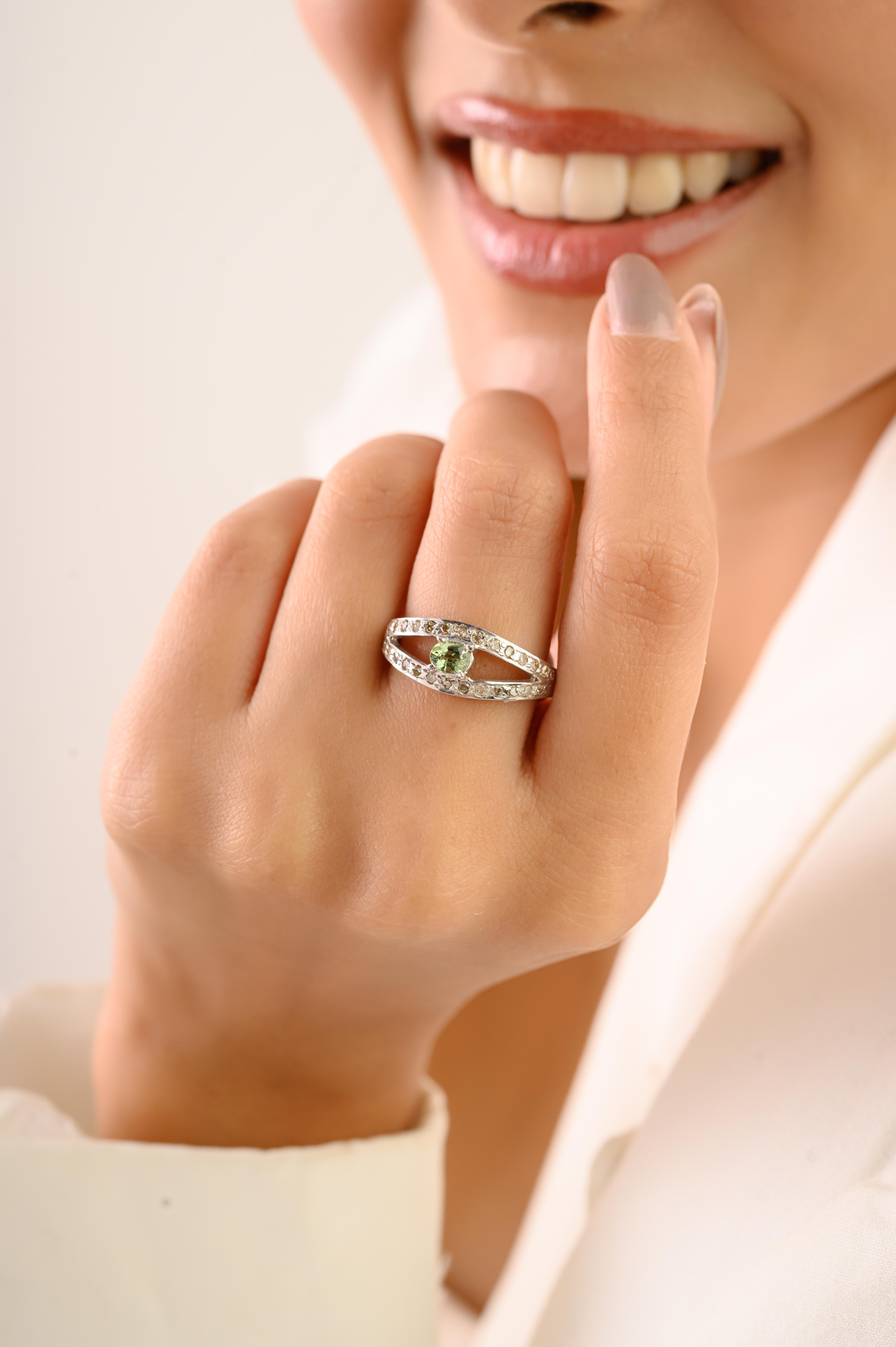 Im Angebot: Silvorra 925 Sterling Silber Oval Cut Grüner Turmalin und Diamant Bnad Ring () 8