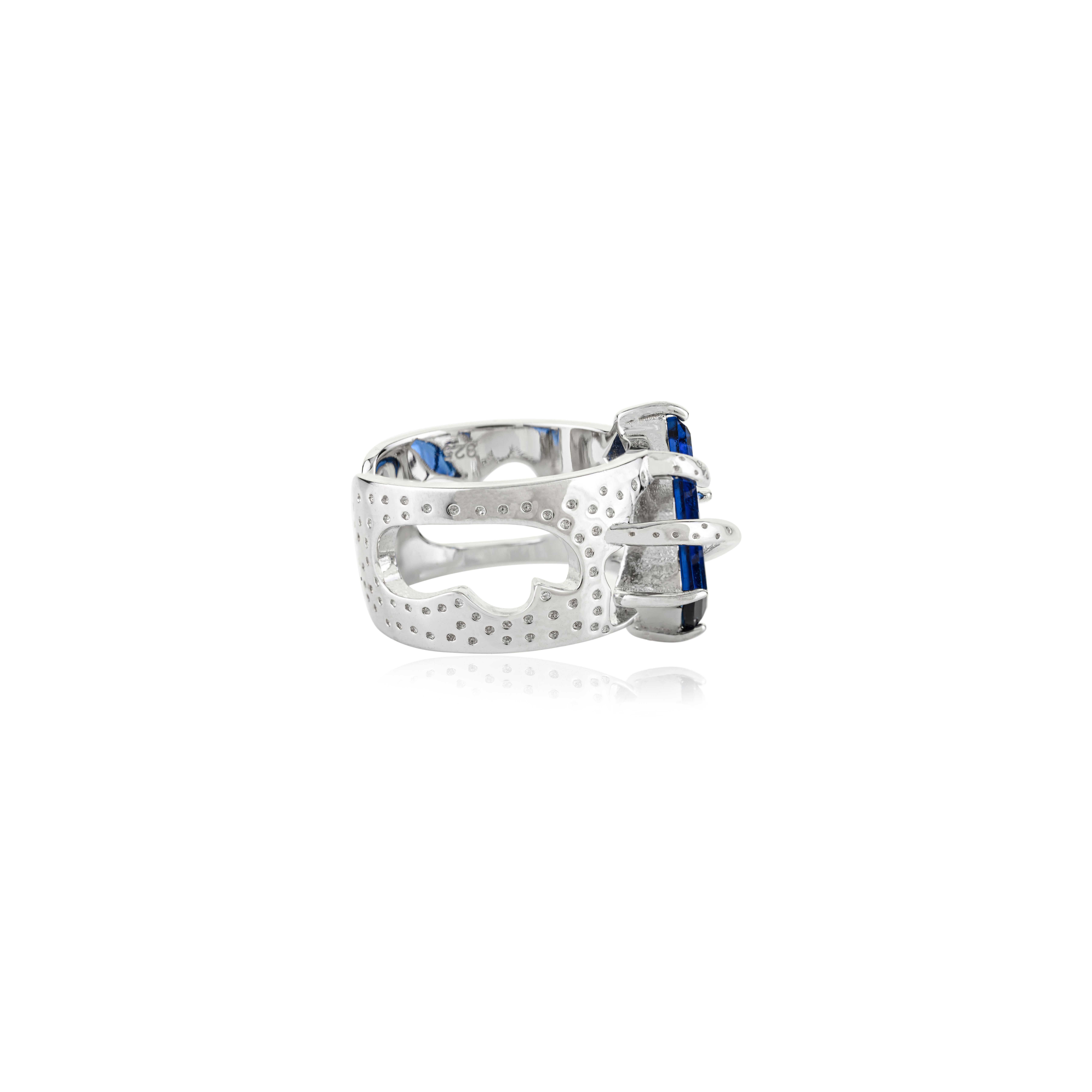 En venta: Silvorra 925 Sterling Silver Sculptural Ring with Blue Baguette Cubic Zirconia  8