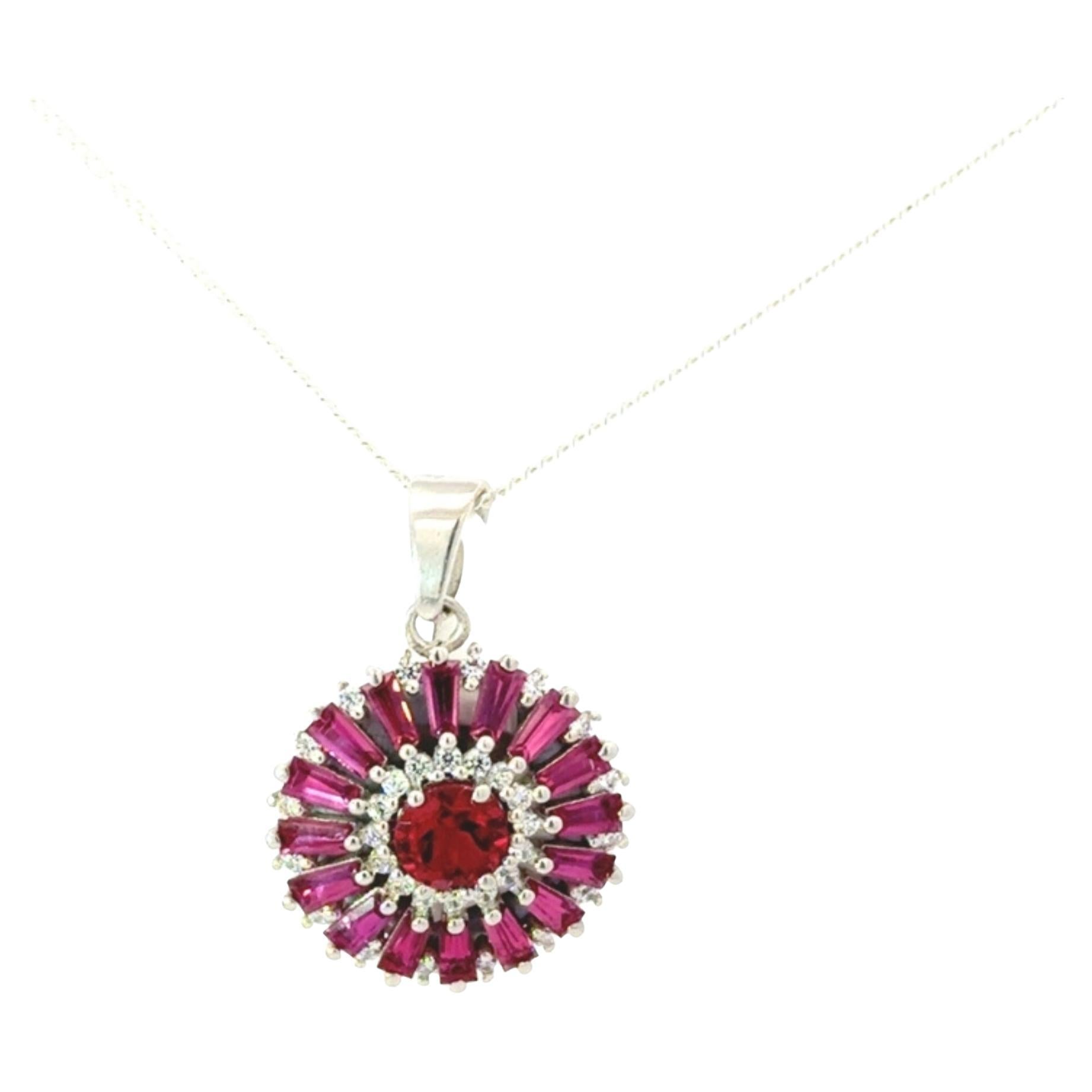 A Silver Pendentif Art Deco en argent 925 avec zircons en Tourmaline Naturelle en forme de soleil en vente