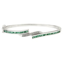 A Silver Art Deco Argent Emeraude et Diamant Bracelet à charnière croisée