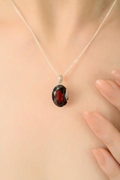 Silvorra Art Deco Style 9Ct Deep Red Oval Cut Garnet Pendant in 925 Solid Silver
