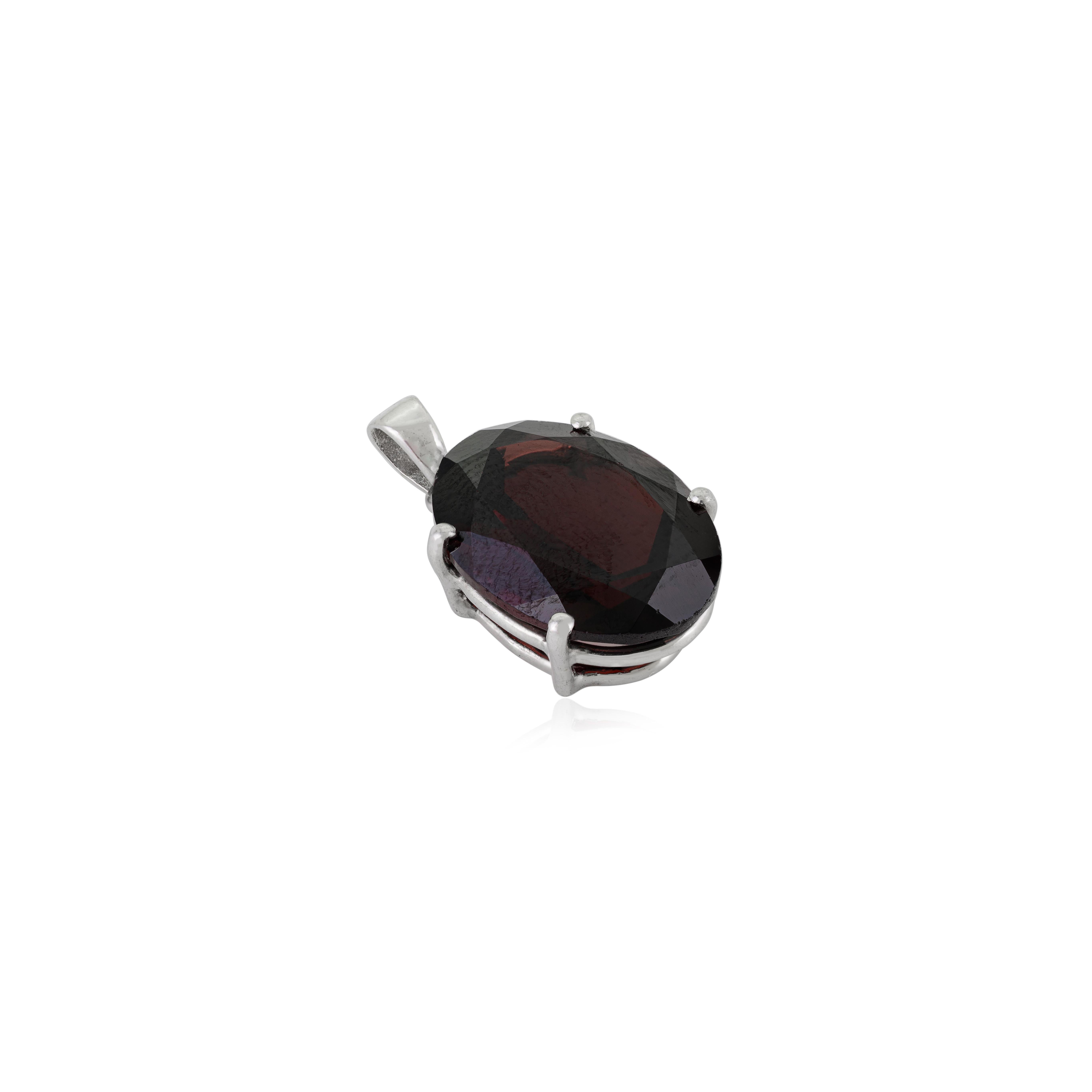 Silvorra Art Deco Style 9Ct Deep Red Oval Cut Garnet Pendant in 925 Solid Silver In New Condition For Sale In New York, NY