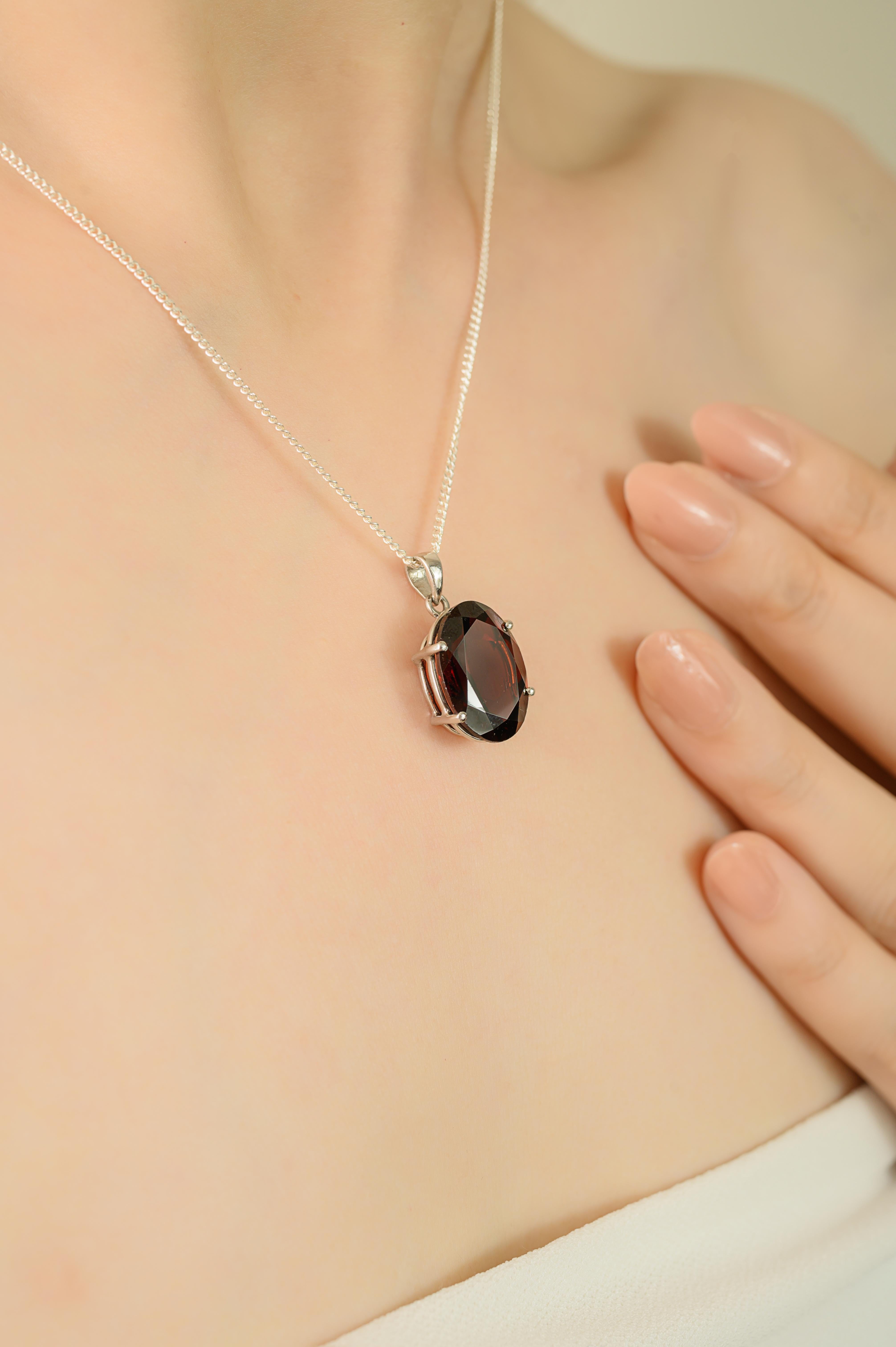 Silvorra Art Deco Style 9Ct Deep Red Oval Cut Garnet Pendant in 925 Solid Silver For Sale 4