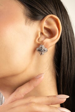 Silvorra Schwarzer & Weißer Diamant Floral Quatrefoil Ohrringe aus Silber für Sie