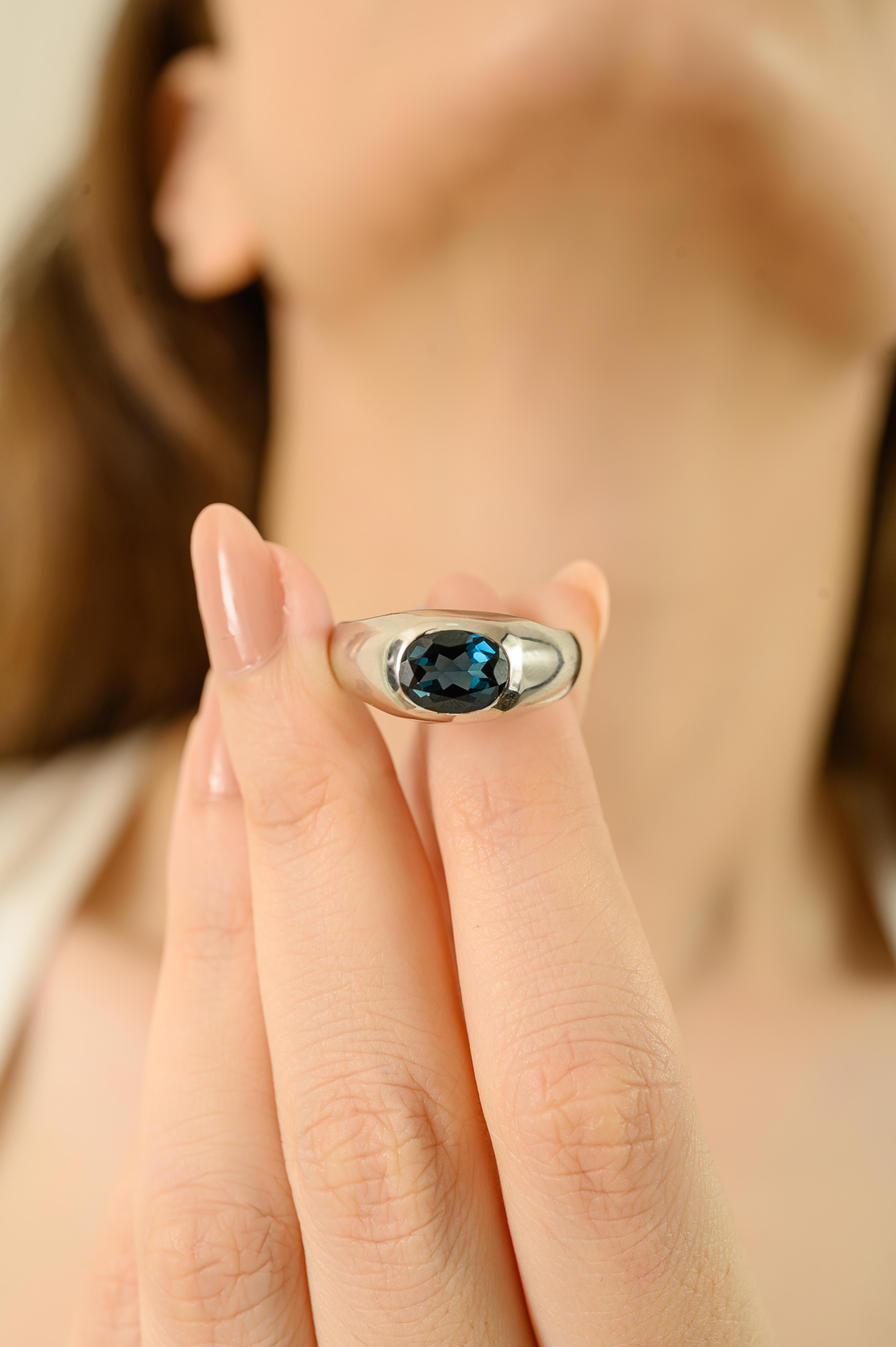For Sale:  Silvorra Classic 925 Sterling Silver 2.4 Ct London Blue Topaz Cocktail Dome Ring 2