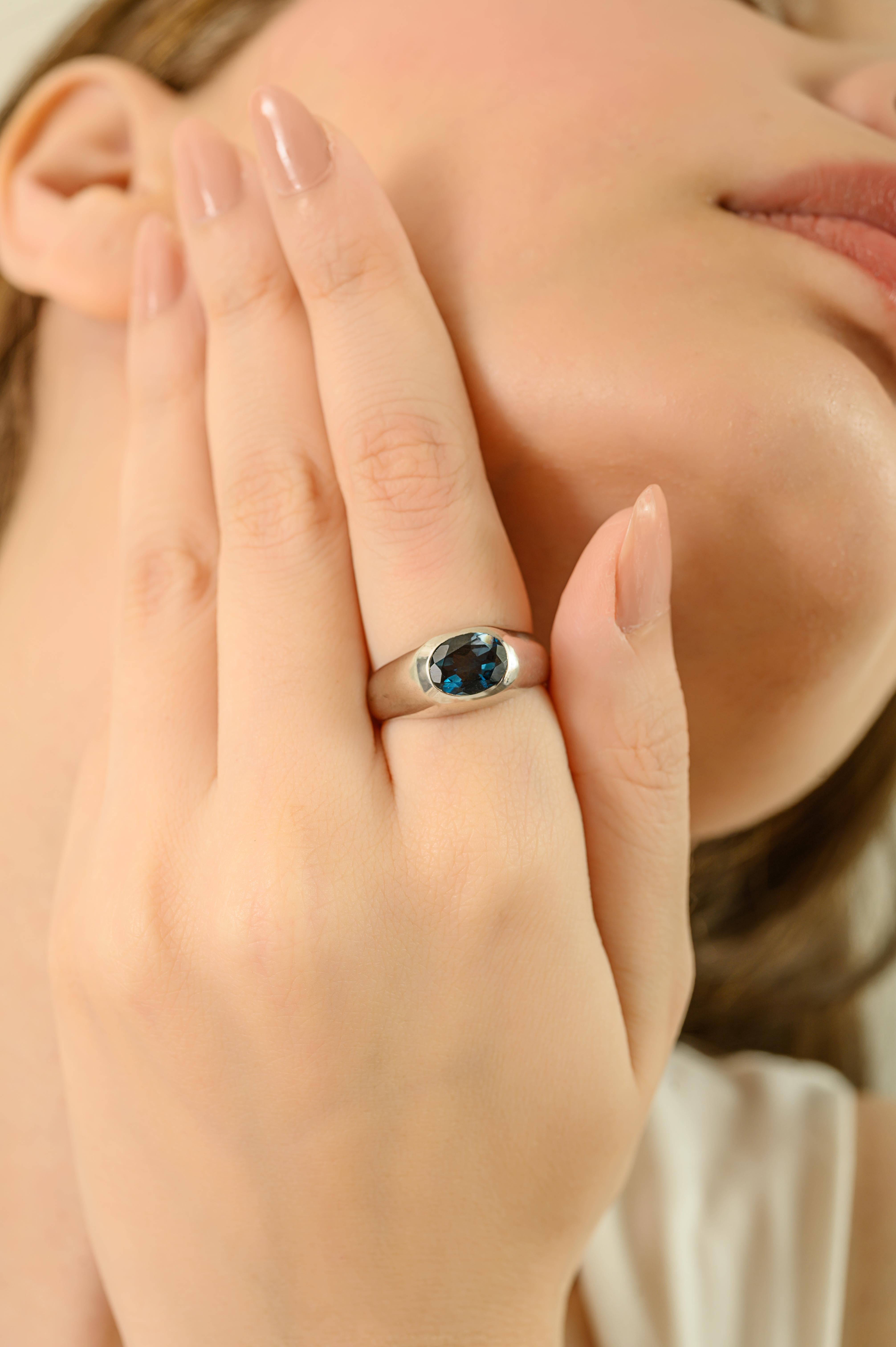 For Sale:  Silvorra Classic 925 Sterling Silver 2.4 Ct London Blue Topaz Cocktail Dome Ring 6