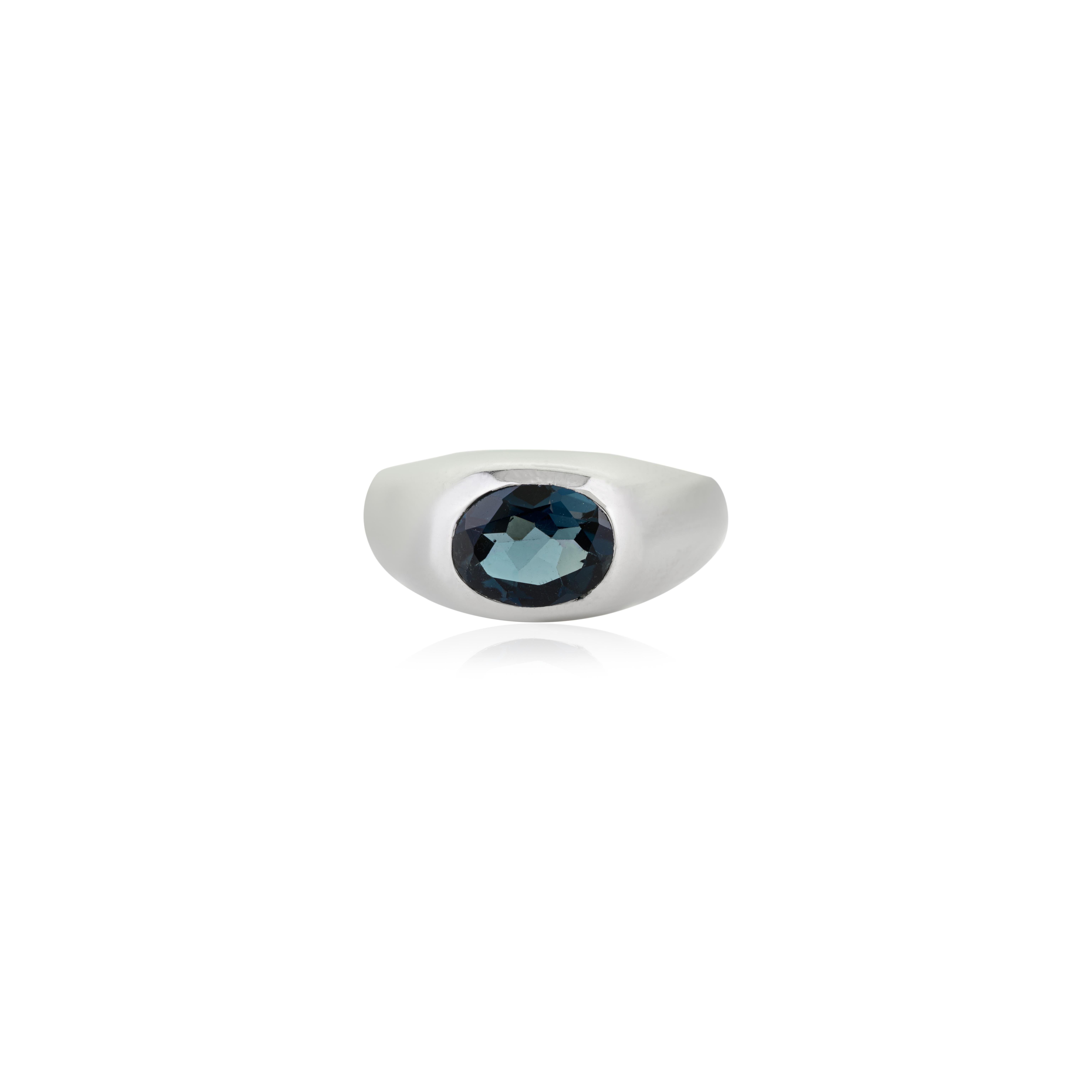 For Sale:  Silvorra Classic 925 Sterling Silver 2.4 Ct London Blue Topaz Cocktail Dome Ring 7