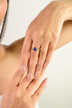 Silvorra Clásico Anillo Solitario de Zafiro Azul Corte Oval de Cuatro Puntas con Diamante