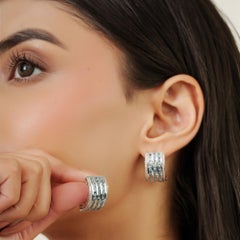 Silvorra Pendientes Contemporáneos con Barra de Topacio Azul Estilo Columna de Plata Maciza