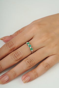 Silvorra Contemporary Emerald & Diamond Stackable Three Stone Ring in 925 Silver