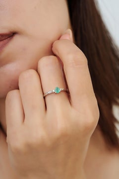 Silvorra Delicate Emerald & Diamond Stackable Style Promise Ring in 925 Silver
