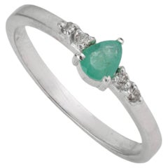 Silvorra Delicate Emerald & Diamond Stackable Style Promise Ring in 925 Silver