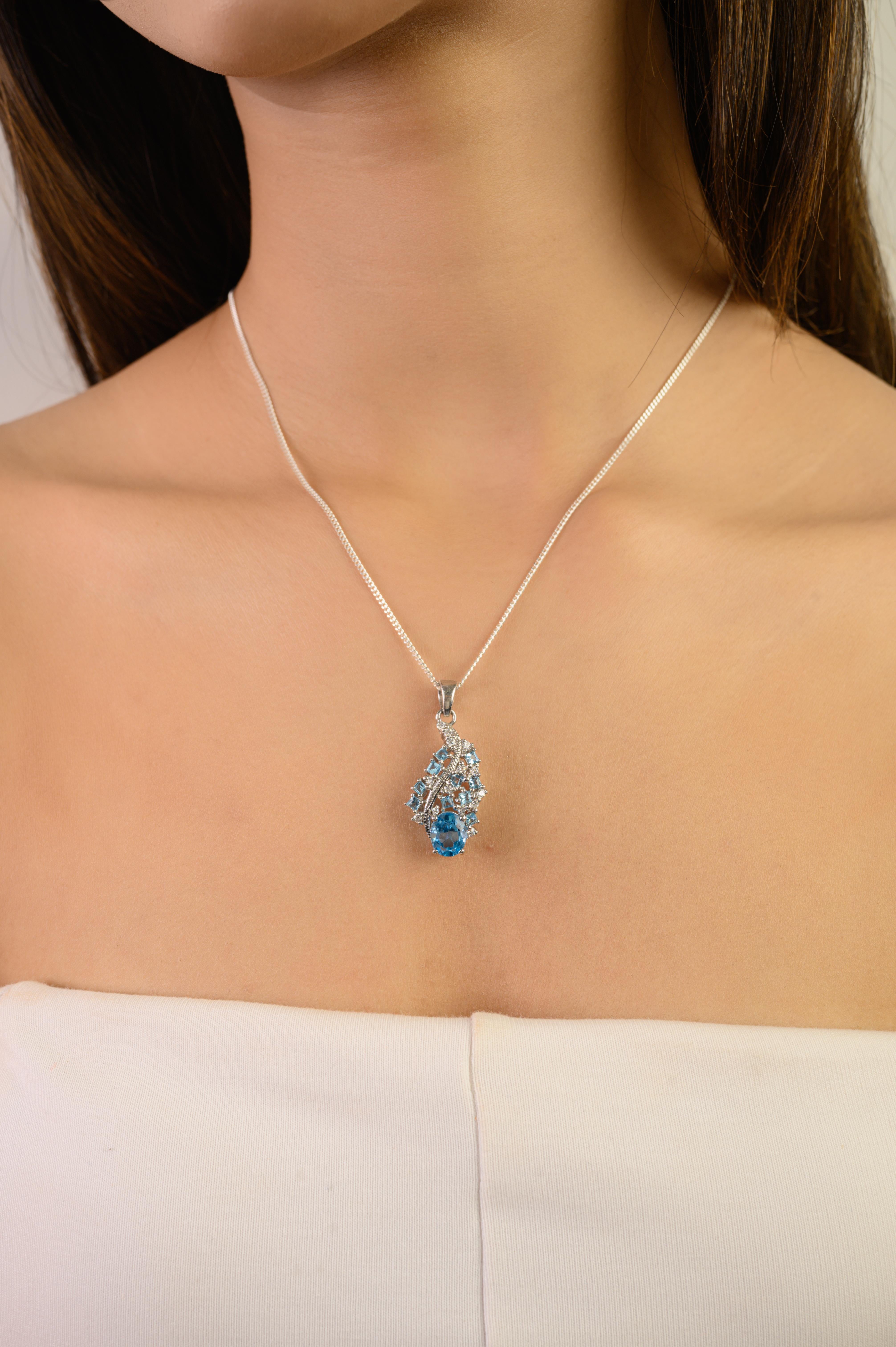 Taglio misto Silvorra Squisito ciondolo in argento con topazio blu e zirconi da 7,2 carati per donna in vendita