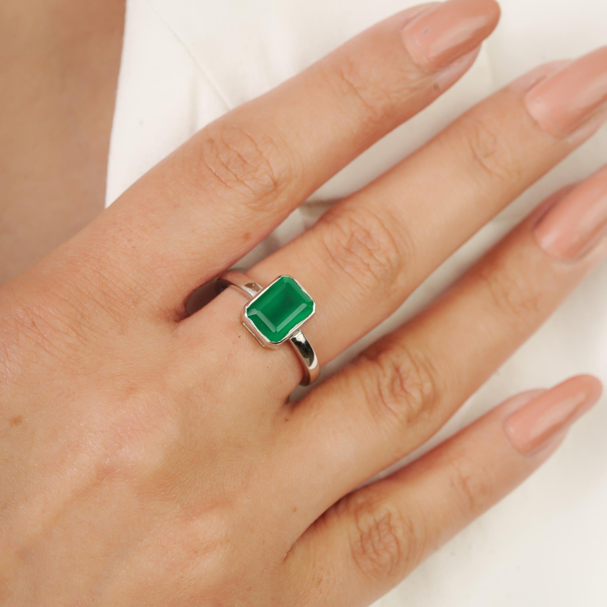 Customizable Silvorra Geometric Single Stone Green Onyx Solitaire Ring ...
