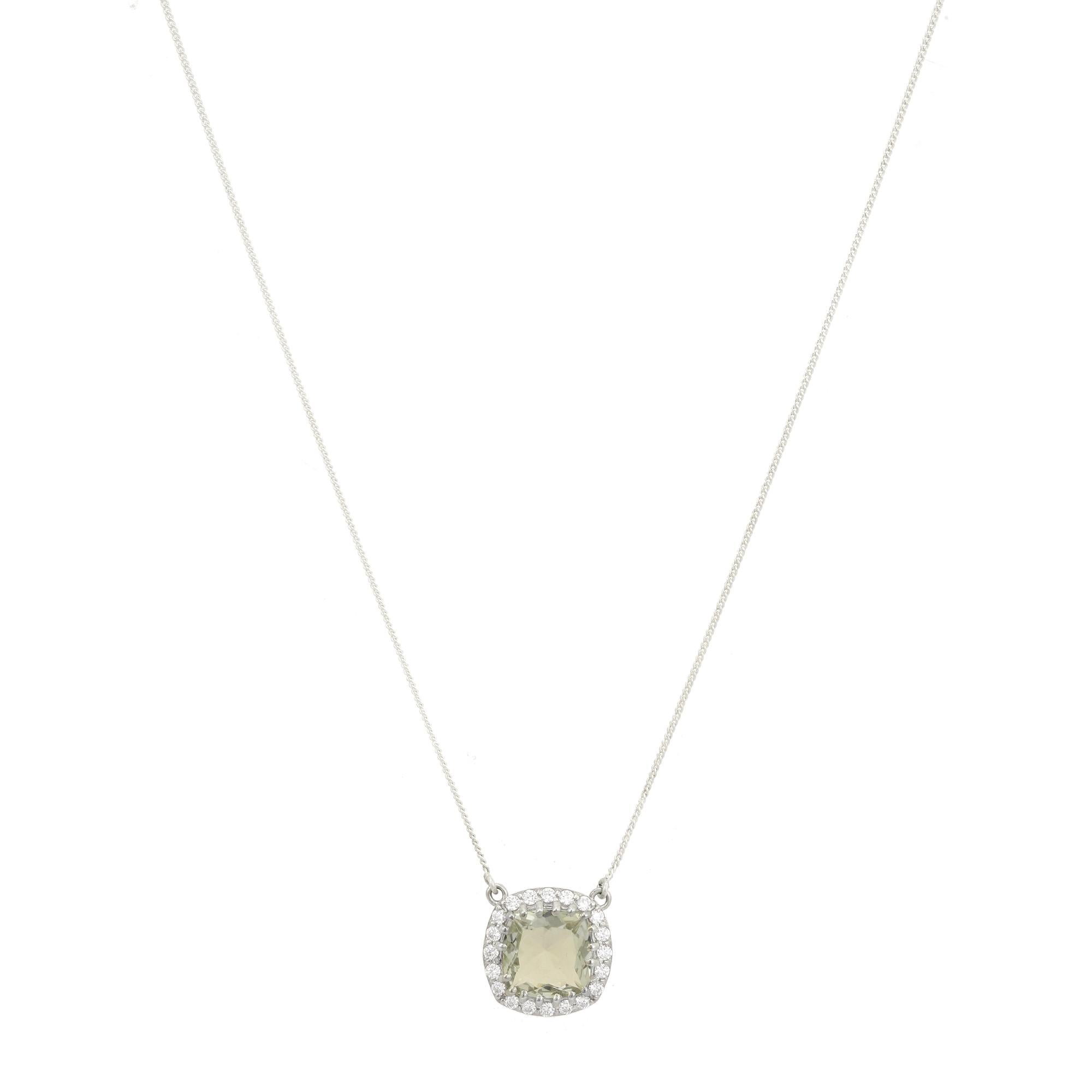 Silvorra Green Amethyst Cushion Pendant Necklace with Zircon Halo in 925 Silver In condizioni Nuovo in vendita a New York, NY