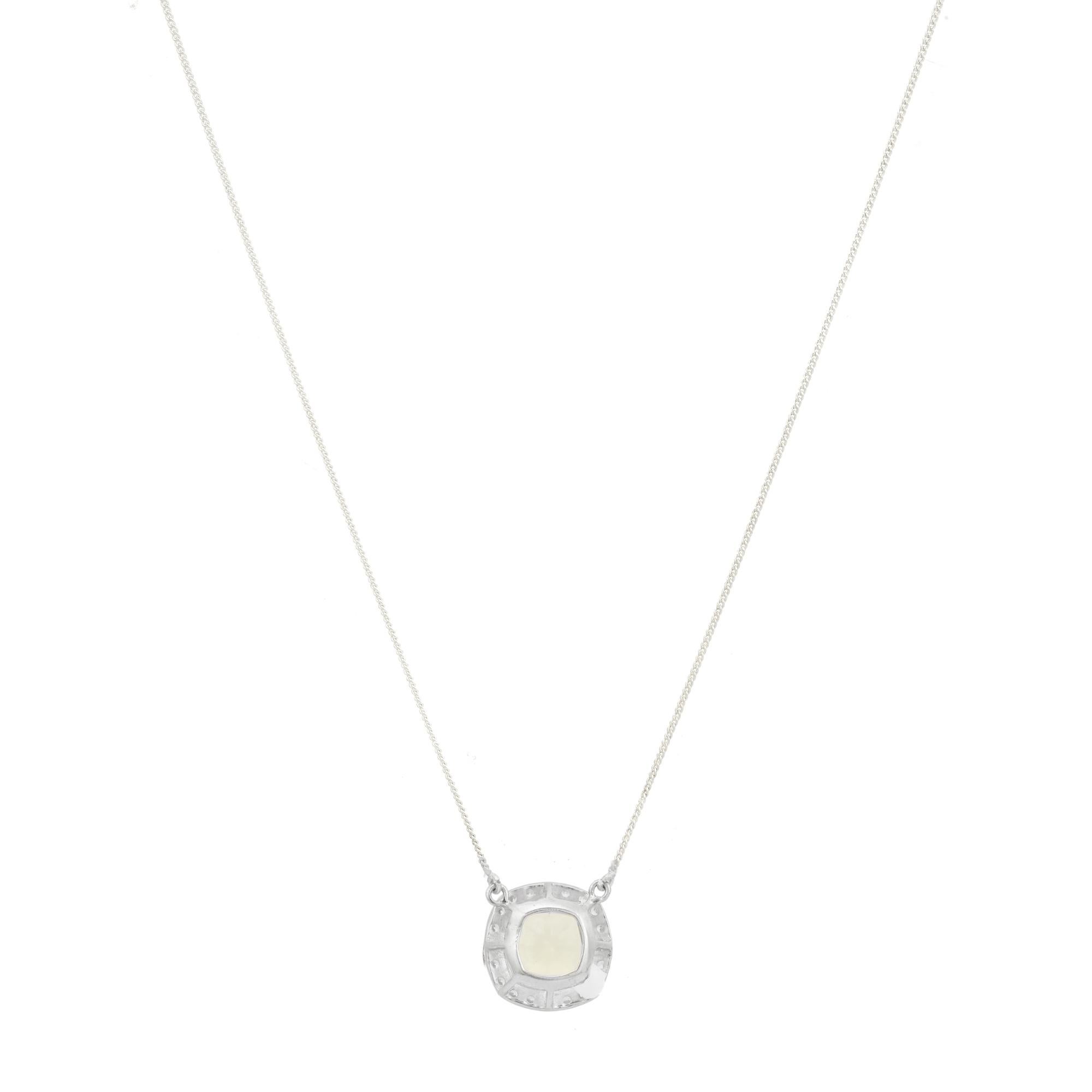 Silvorra Green Amethyst Cushion Pendant Necklace with Zircon Halo in 925 Silver in vendita 1