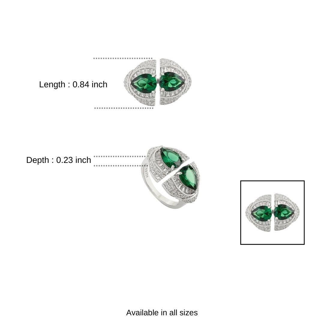 in vendita:  Anello Cocktail Split Halo con Cubic Zirconia Verde e Bianca di Silvorra in Argento 925 10