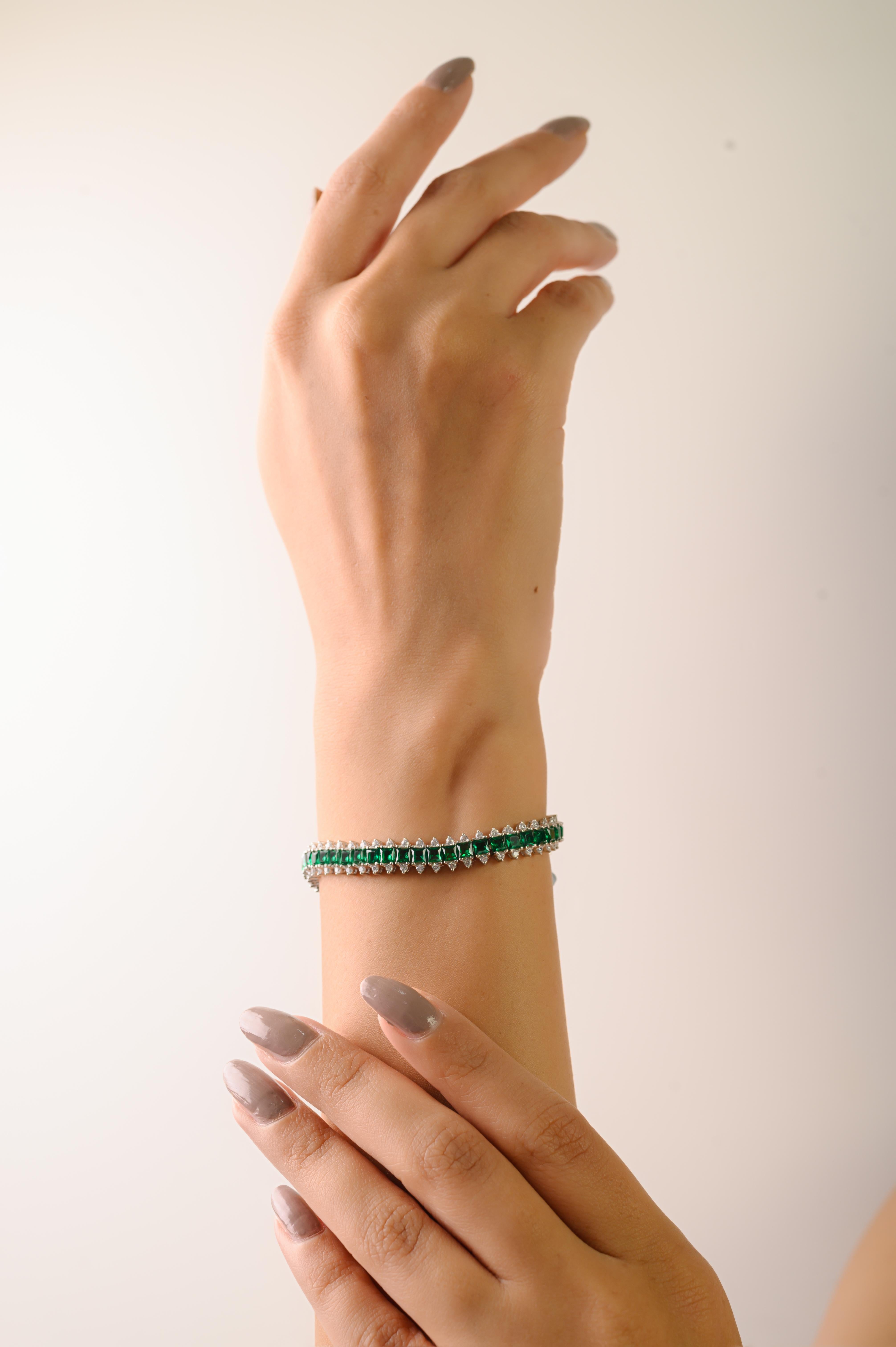 Bracciale tennis con dichiarazione di zirconia cubica verde e bianca di Silvorra in argento 925 in vendita 2