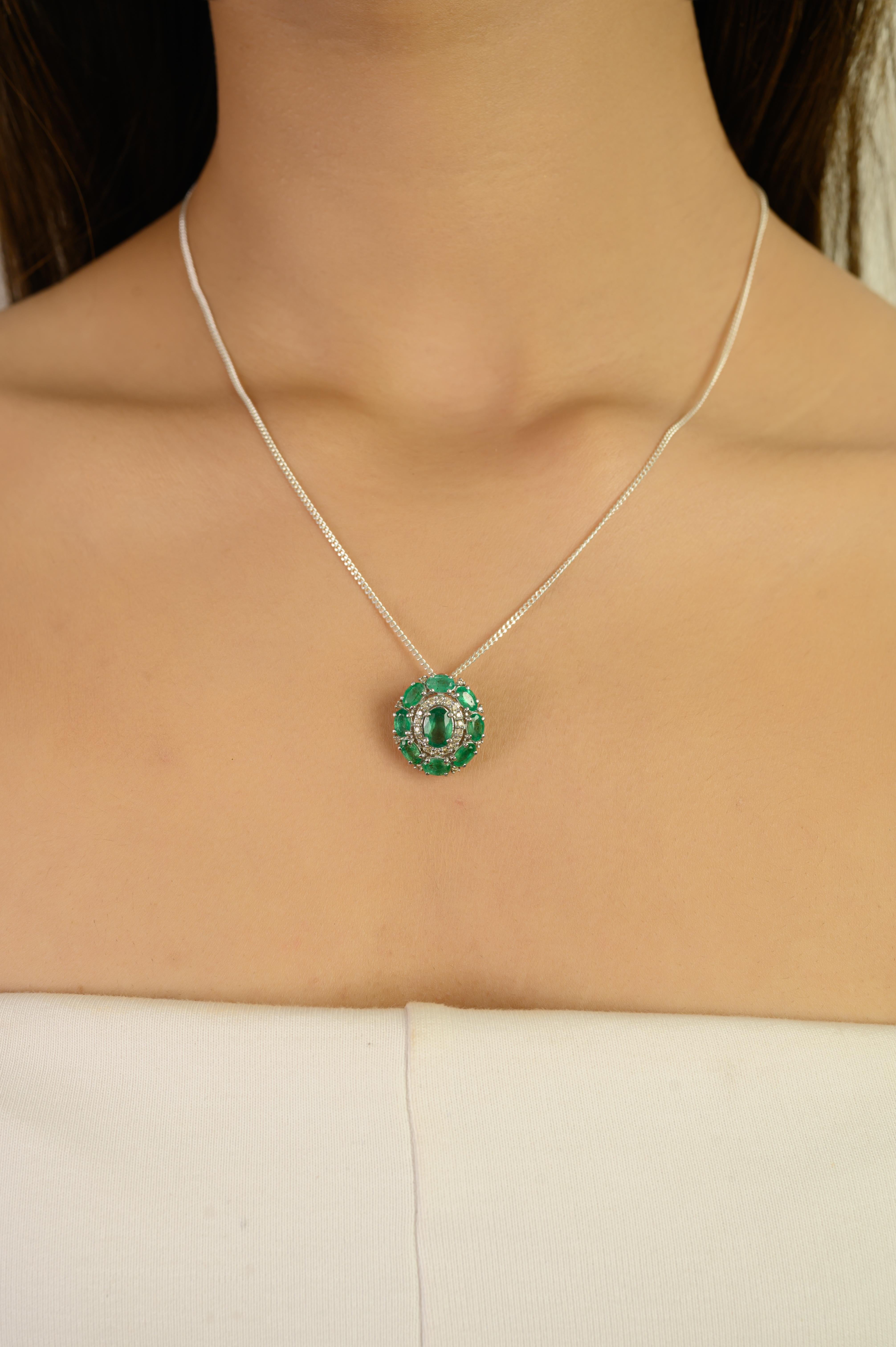 Silvorra Handcrafted 4.65 Ct Natural Emerald and Diamond Pendant in 925 Silver For Sale 4
