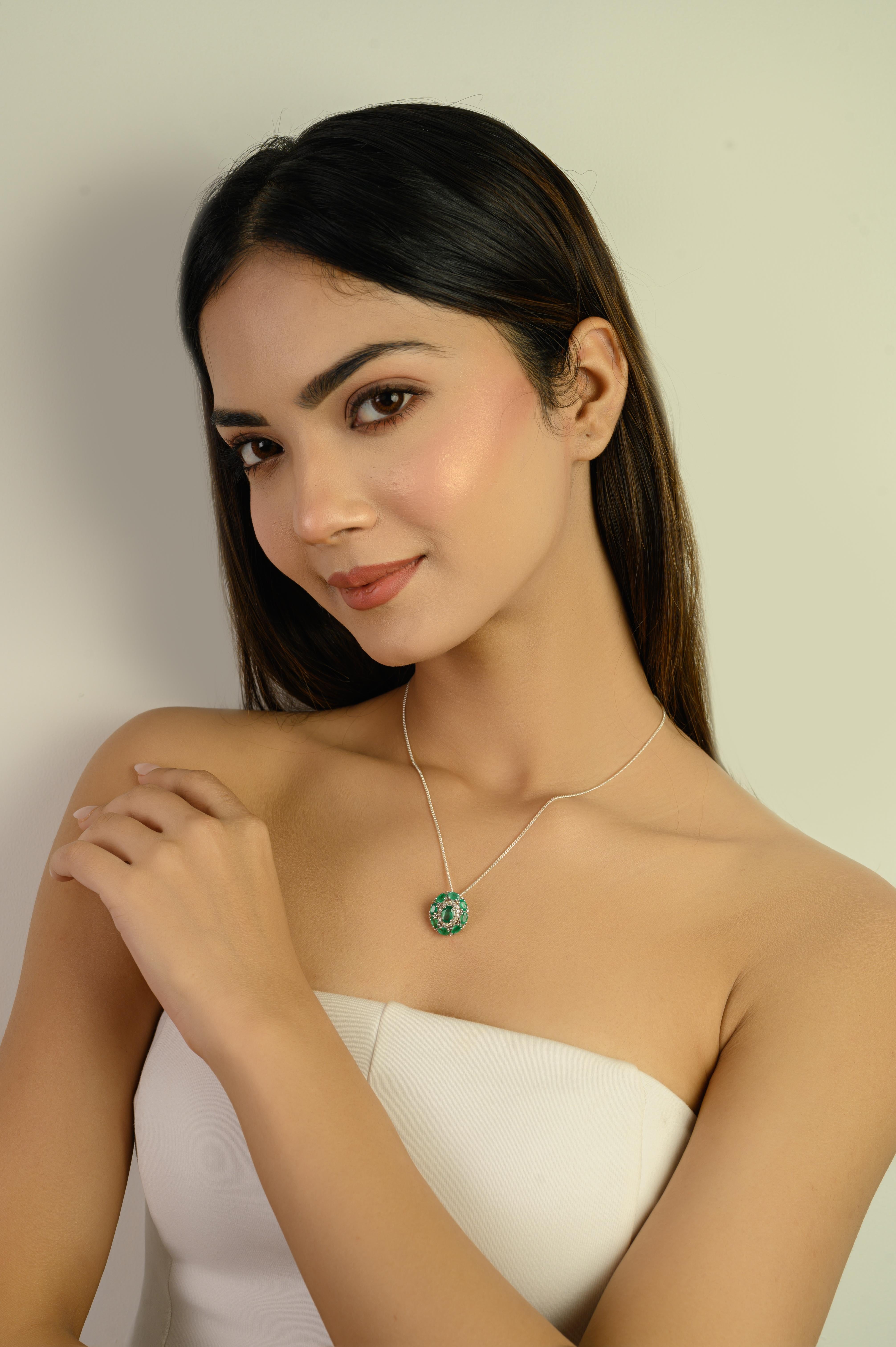 Silvorra Handcrafted 4.65 Ct Natural Emerald and Diamond Pendant in 925 Silver For Sale 6
