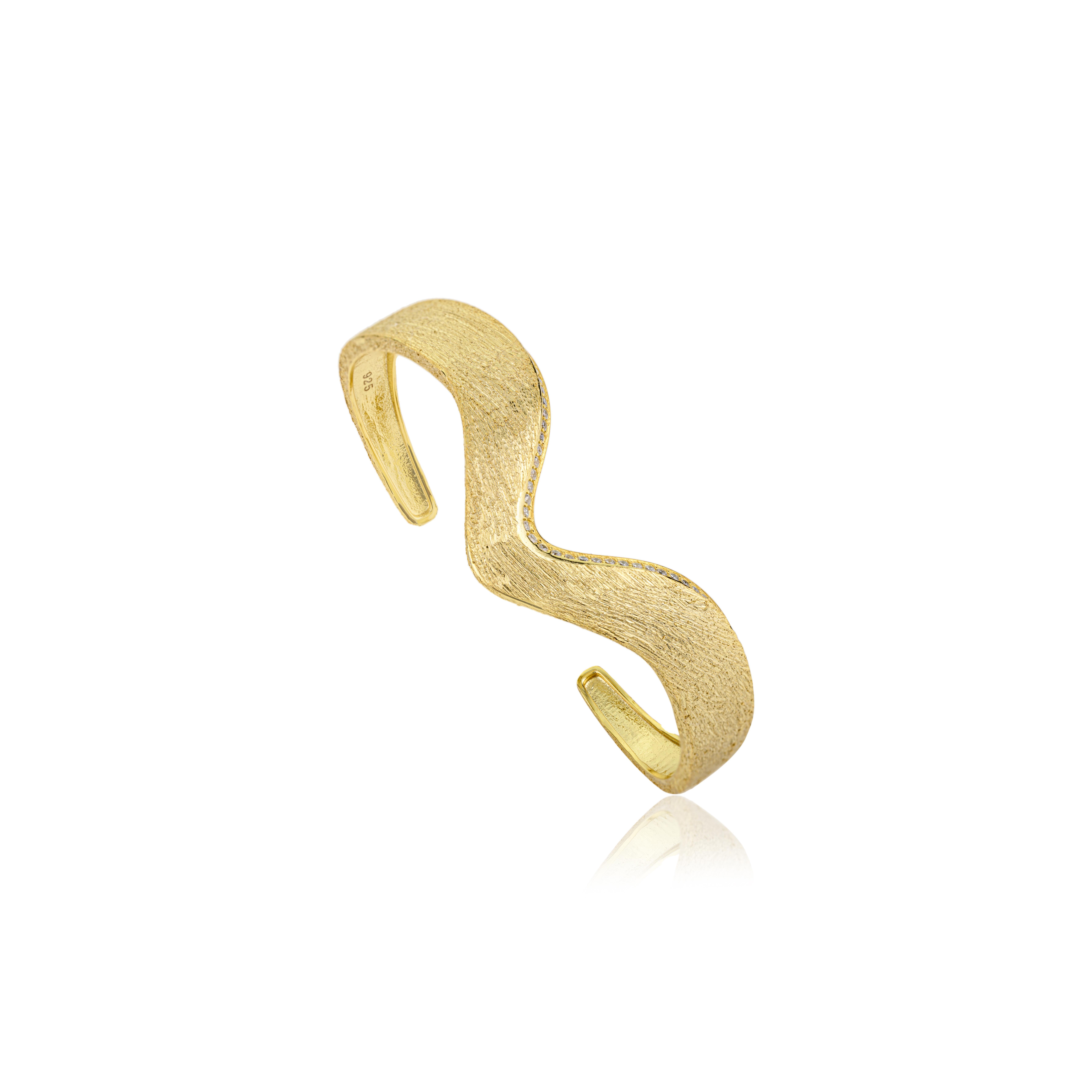 A Silver Bracelet manchette réglable en argent 925 et zircon ondulé de couleur or Neuf - En vente à New York, NY