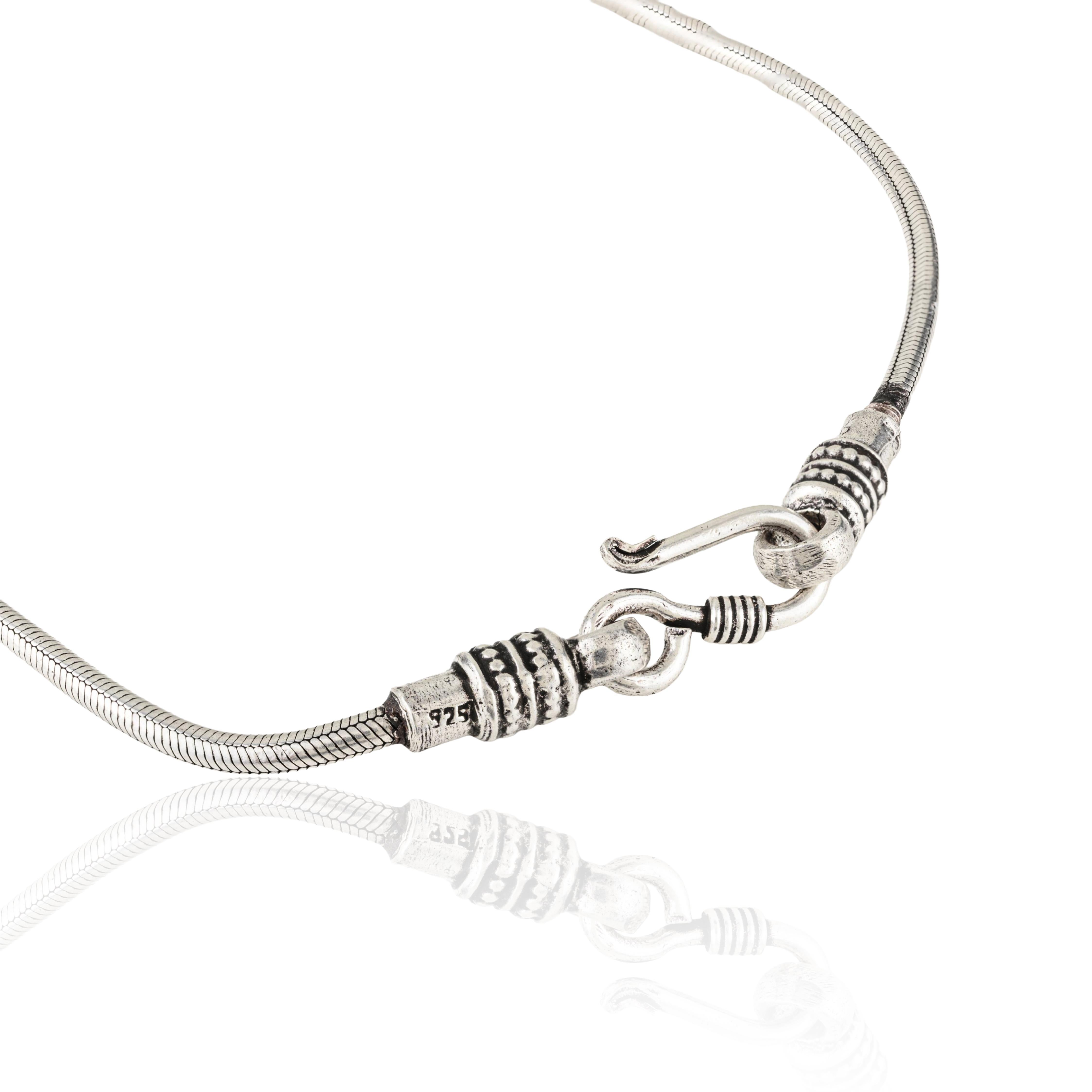 Contemporaneo Silvorra Collana a catena con serpente in argento 925 lavorata a mano con chiusura a gancio in vendita