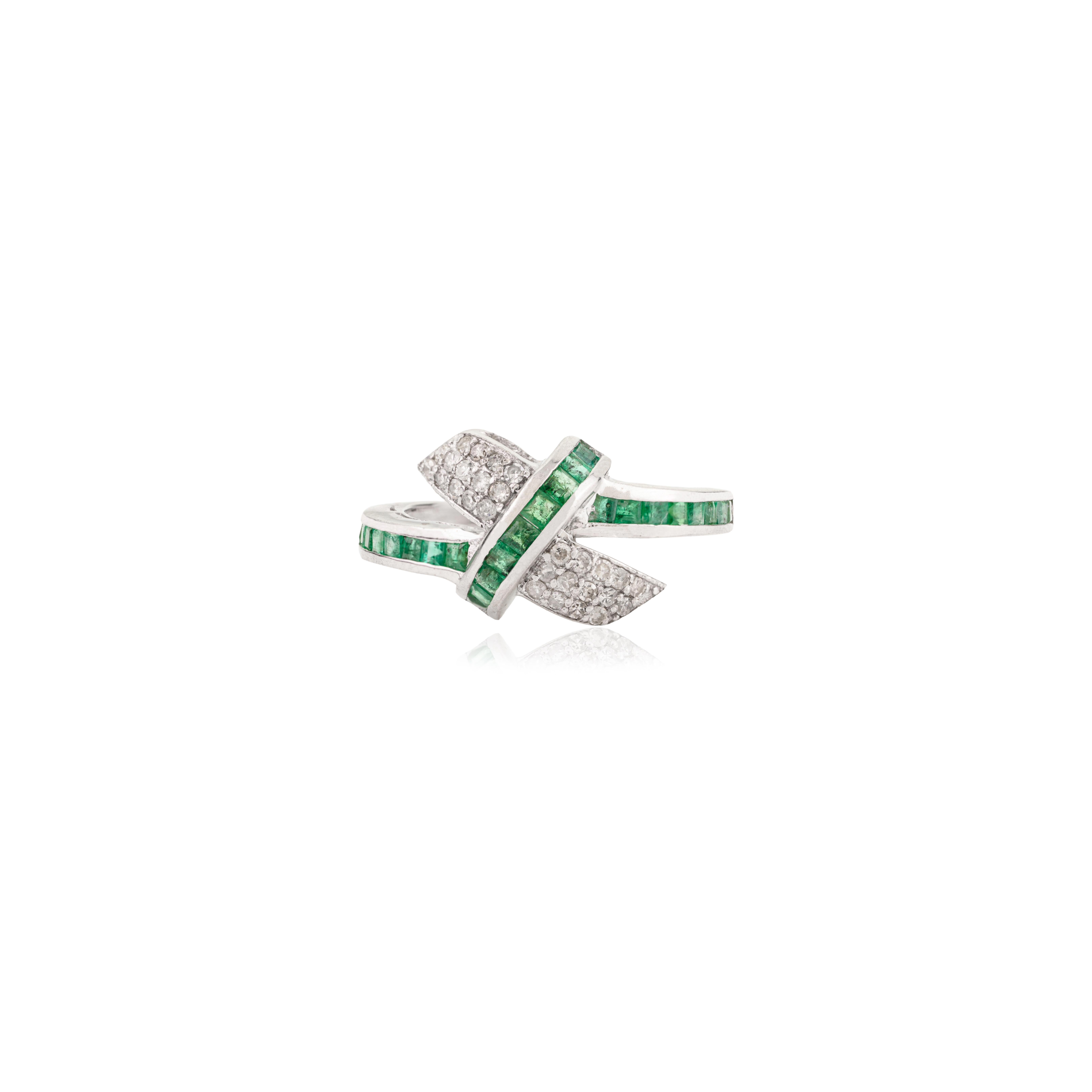 in vendita:  Silvorra Handcrafted Channel Set Emerald & Diamond Crossover Ring in 925 Silver 9