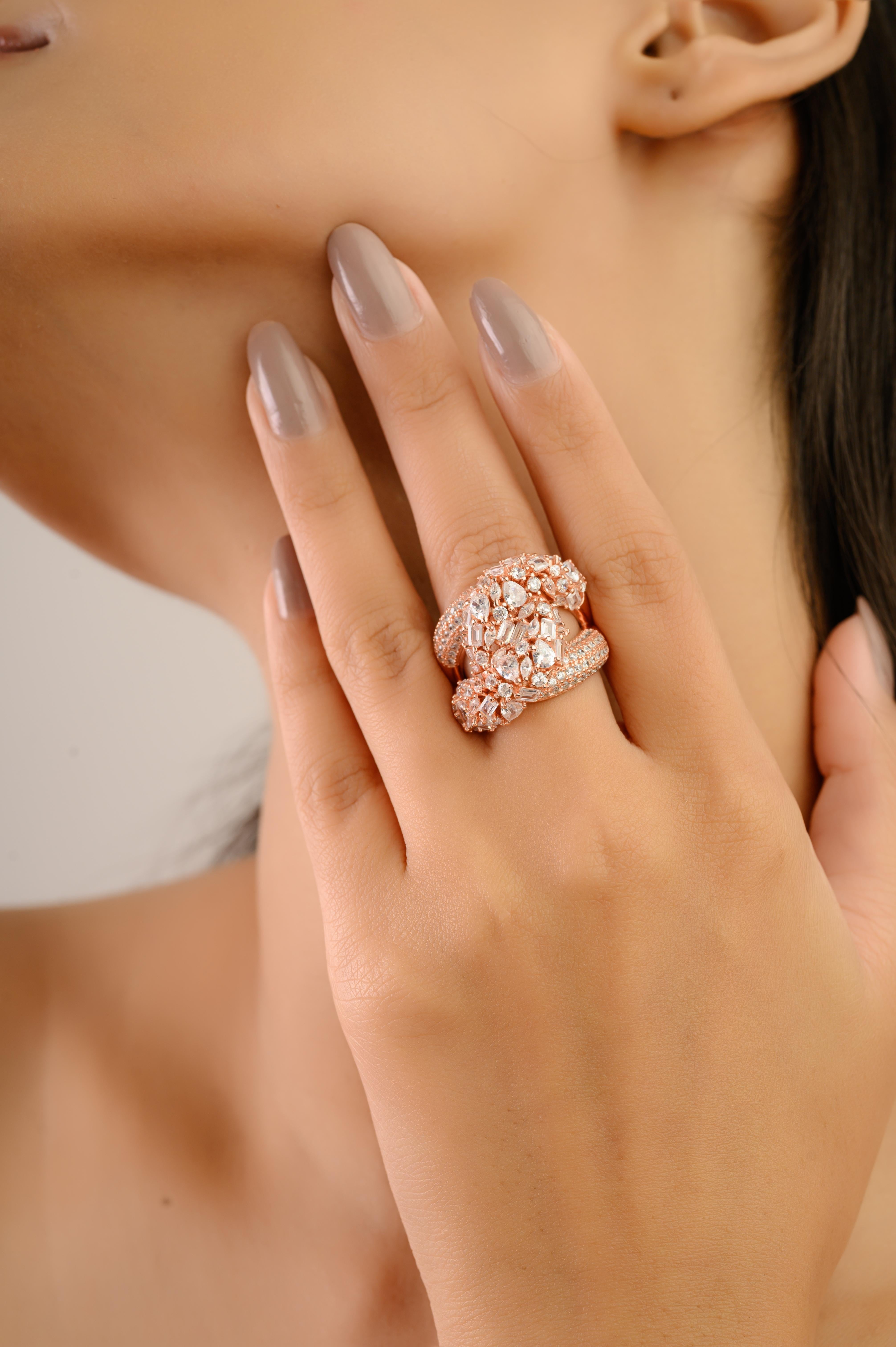 Im Angebot: Silvorra Handcrafted Mixed Shaped CZ Stones Cocktail Ring in 925 massivem Silber () 6