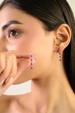 Orecchini di San Valentino lineari in argento con zircone rosa, realizzati a mano da Silvorra e da regalare