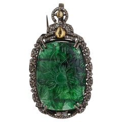 Colgante de Esmeralda Tallada de Lujo Silvorra con Detalle de Diamantes Foliados