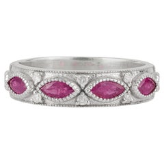 Bague en argent avec rubis taille marquise « Silvorra » et diamants, ornée d'une finition milgrain