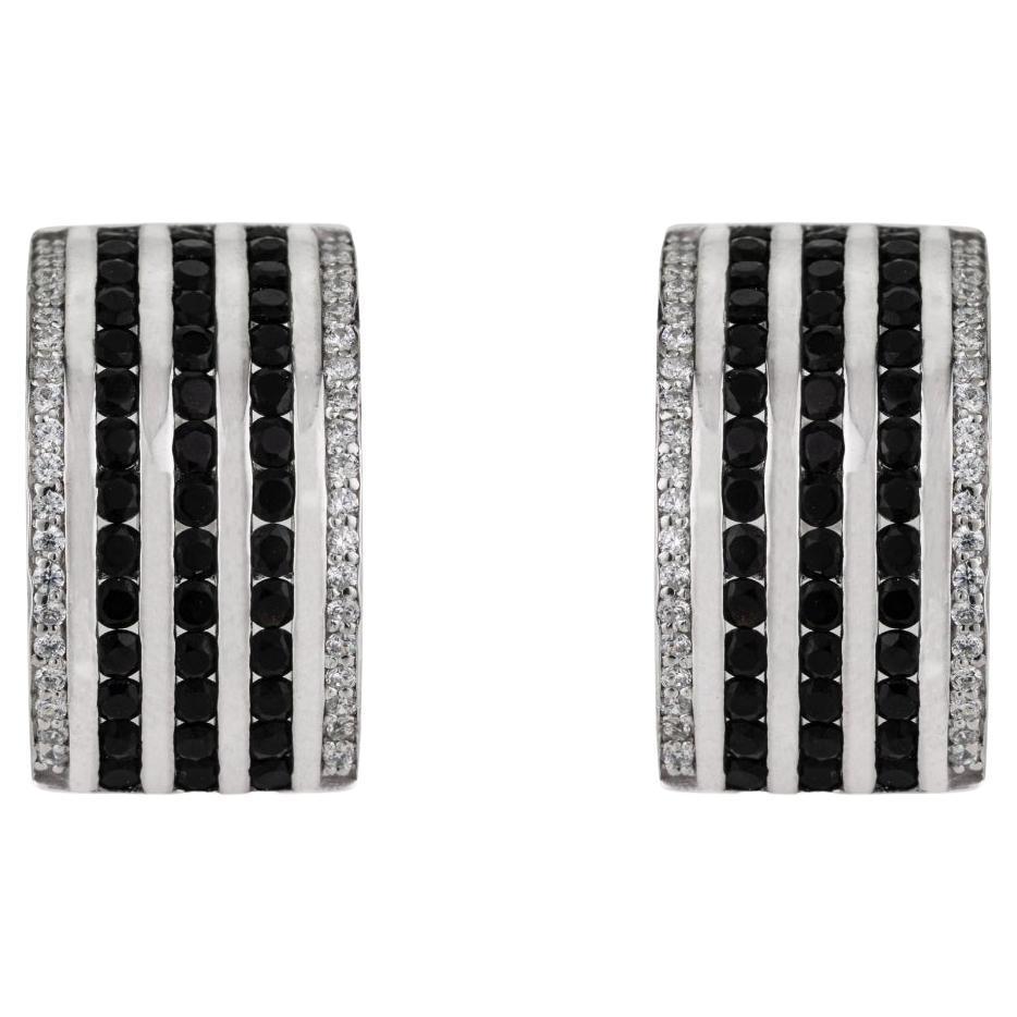 Silvorra Modern Silber Breite Bar Schwarzer Onyx Zirkon Partywear Halber Creolen Ohrringe im Angebot