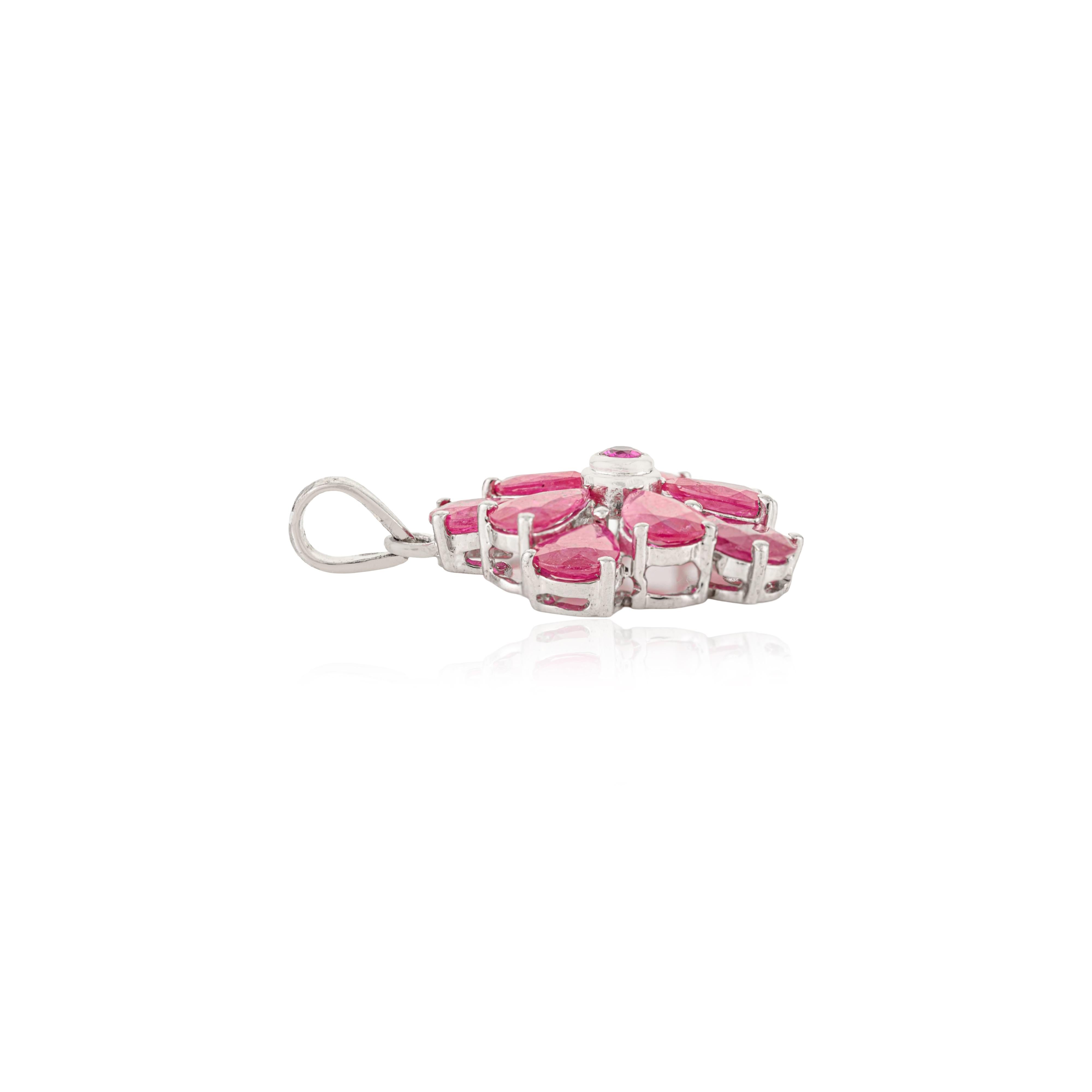 Modernista Ciondolo floreale in argento 925 di Silvorra Modernist da 8,78 carati di rubino naturale in vendita