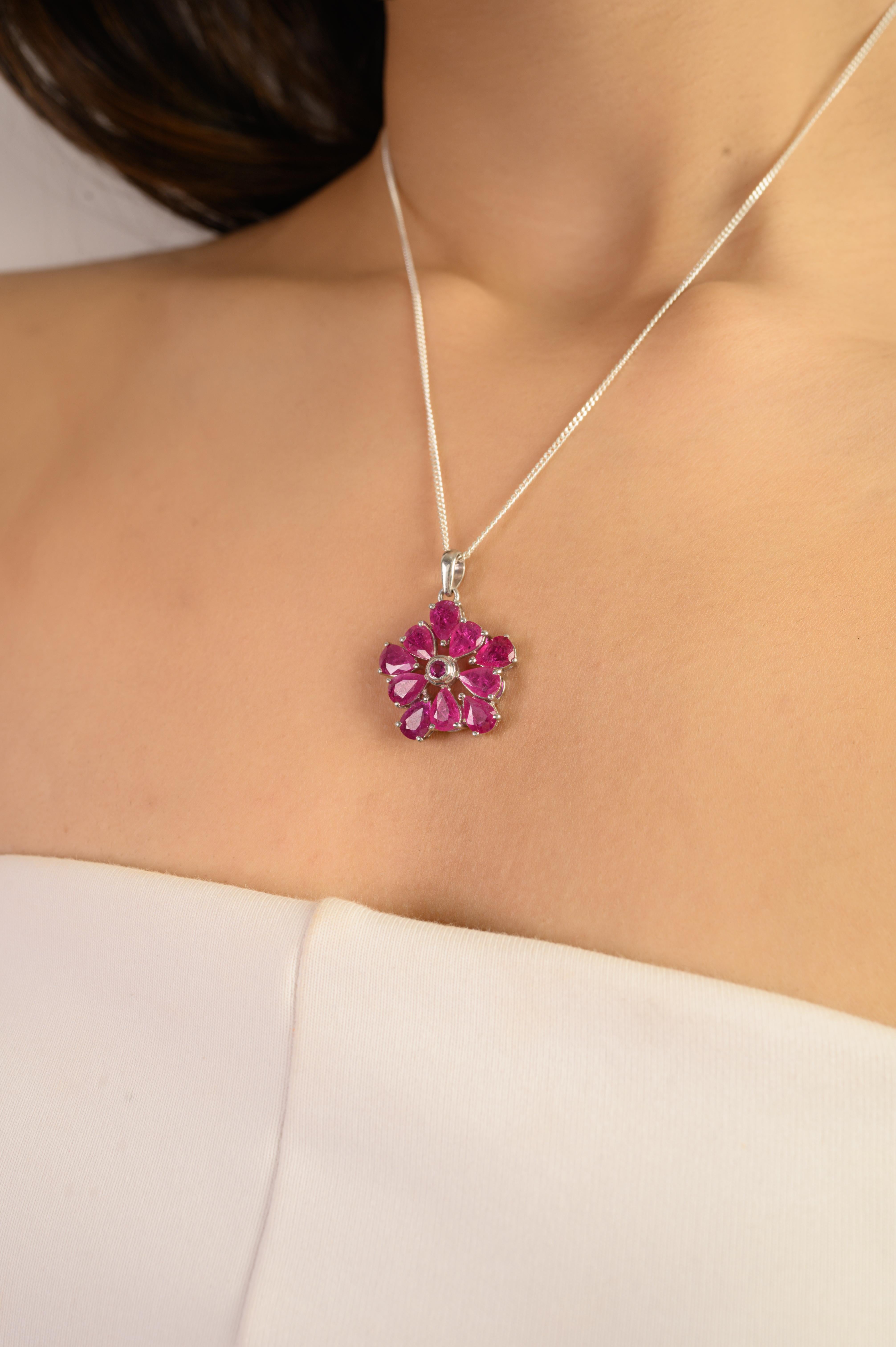Ciondolo floreale in argento 925 di Silvorra Modernist da 8,78 carati di rubino naturale in vendita 2