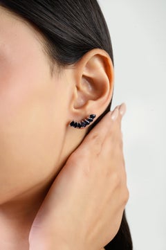 Silvorra Modernist Sichelförmige 925 Silber Blauer Zirkon Ohrraupen