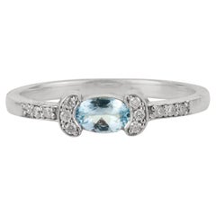 Anillo solitario de Silvorra con aguamarina ovalada natural y diamante, en plata de ley 925