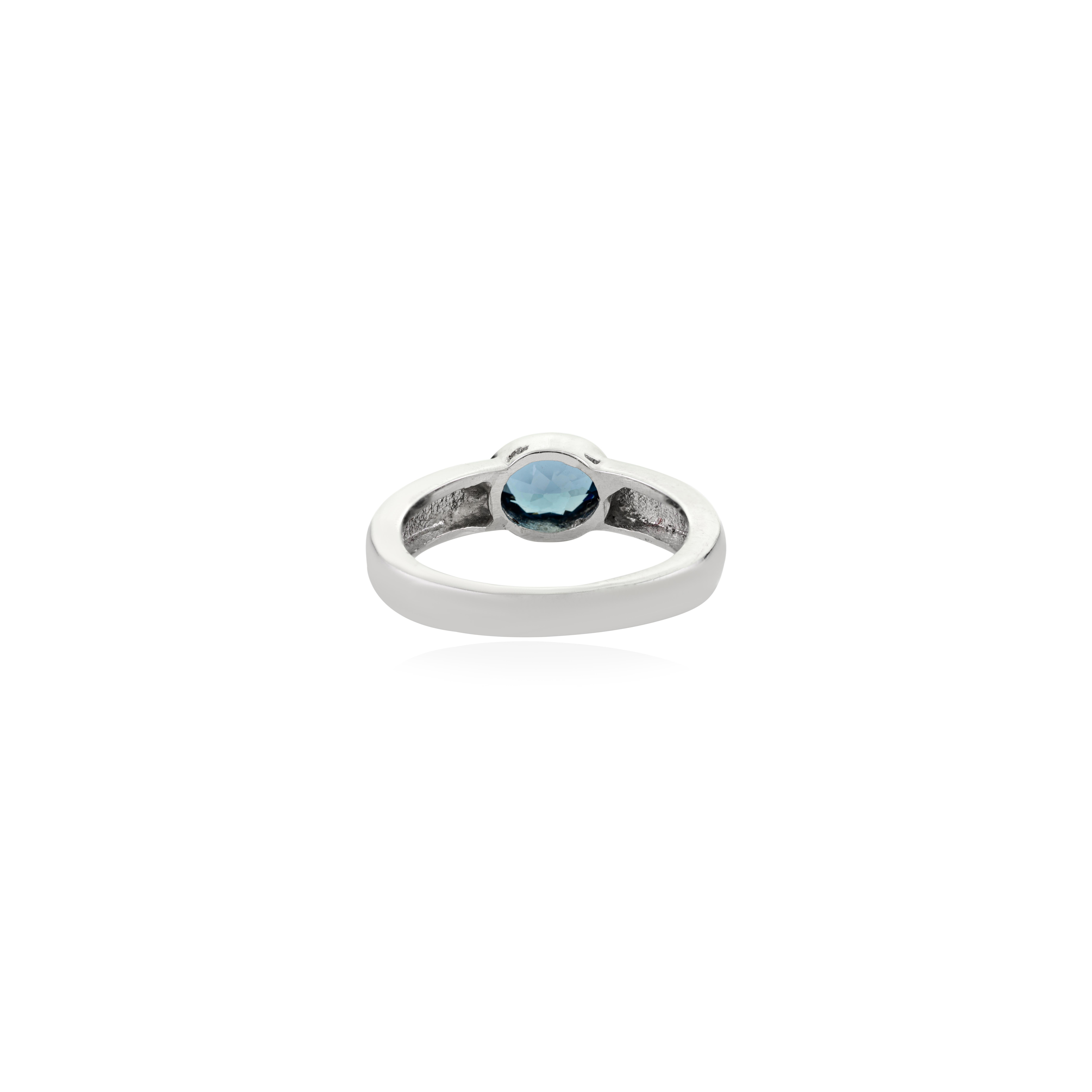 in vendita:  Anello Signet Silvorra Oval Cut 1,5 carati Natural London Blue Topaz Argento 925 9