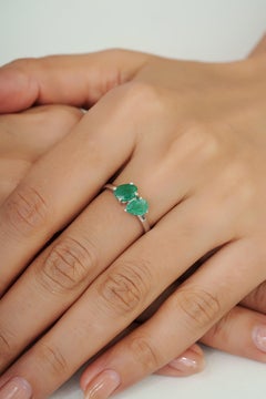 Silvorra Pear and Oval Emerald Toi et Moi Ring in 925 Silver Modern Fine Jewelry