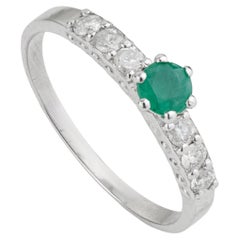Silvorra Single Emerald Gemstone & Diamond Pavé Band Ring in 925 Sterling Silver