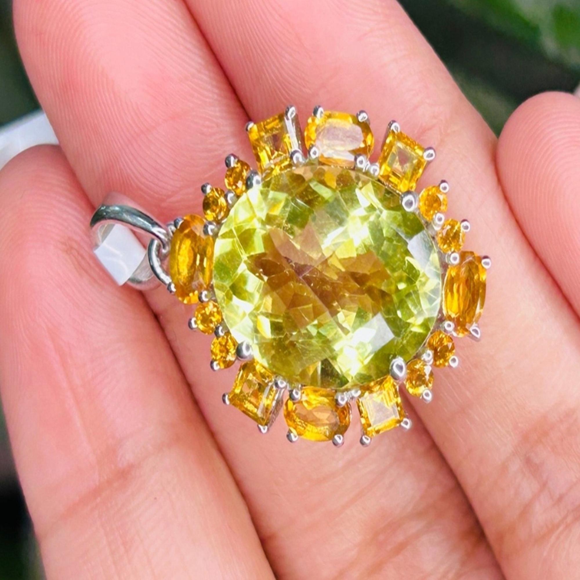Ciondolo con più pietre preziose in argento massiccio Art Deco Lemon Topaz di Silvorra per Natale in vendita 3