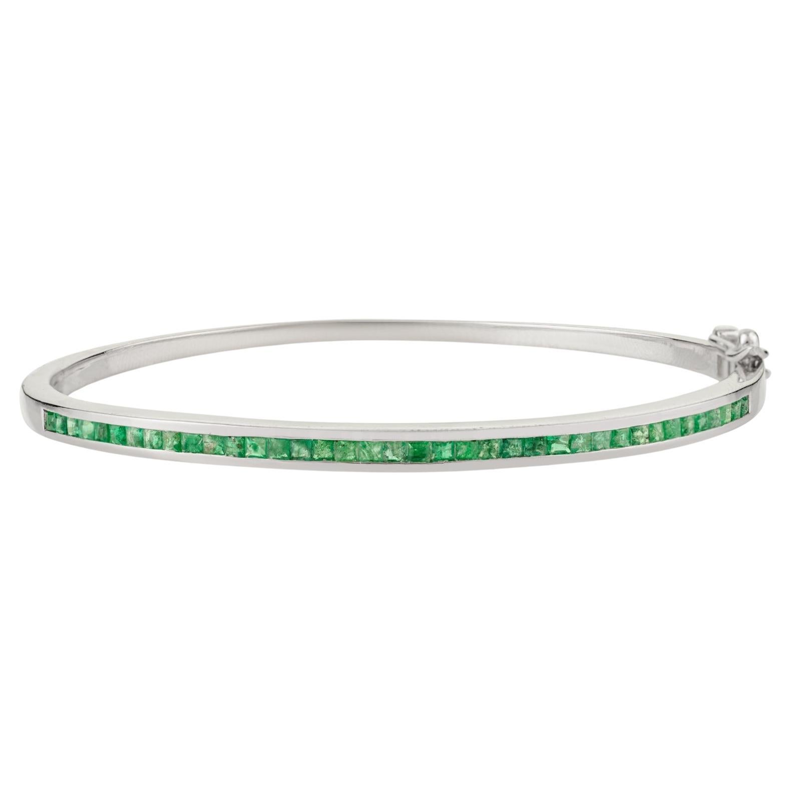 Silvorra Square Cut Natural Emerald Sleek Cuff Armreif aus 925 Silber im Angebot