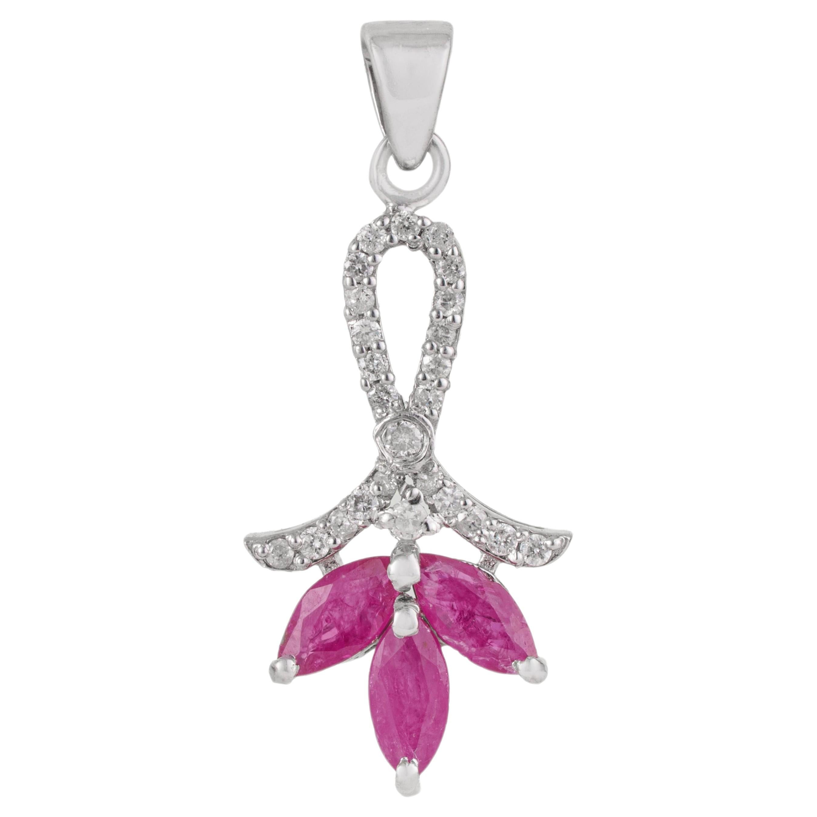 Pendentif floral Silvorra en argent, avec anneau de suspension pavé de rubis et de diamants taillés en marquise (trois pierres)