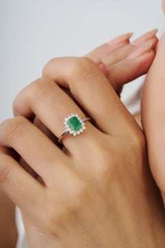 Silvorra Timeless Deep Emerald & Diamond Halo Bridal Ring in 925 Sterling Silver