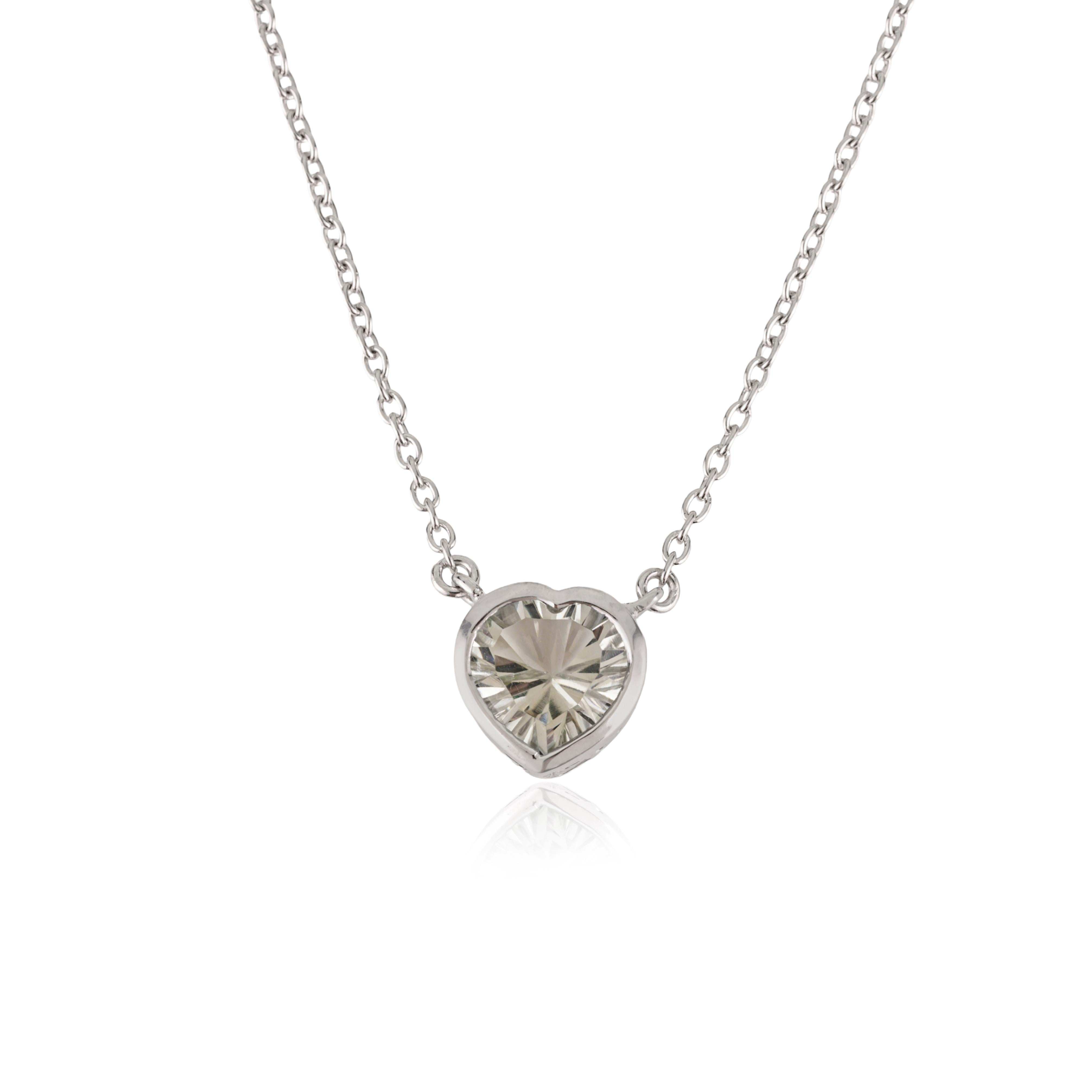 Collana solitario di ametista verde a forma di cuore senza tempo di Silvorra in argento 925 in vendita 1