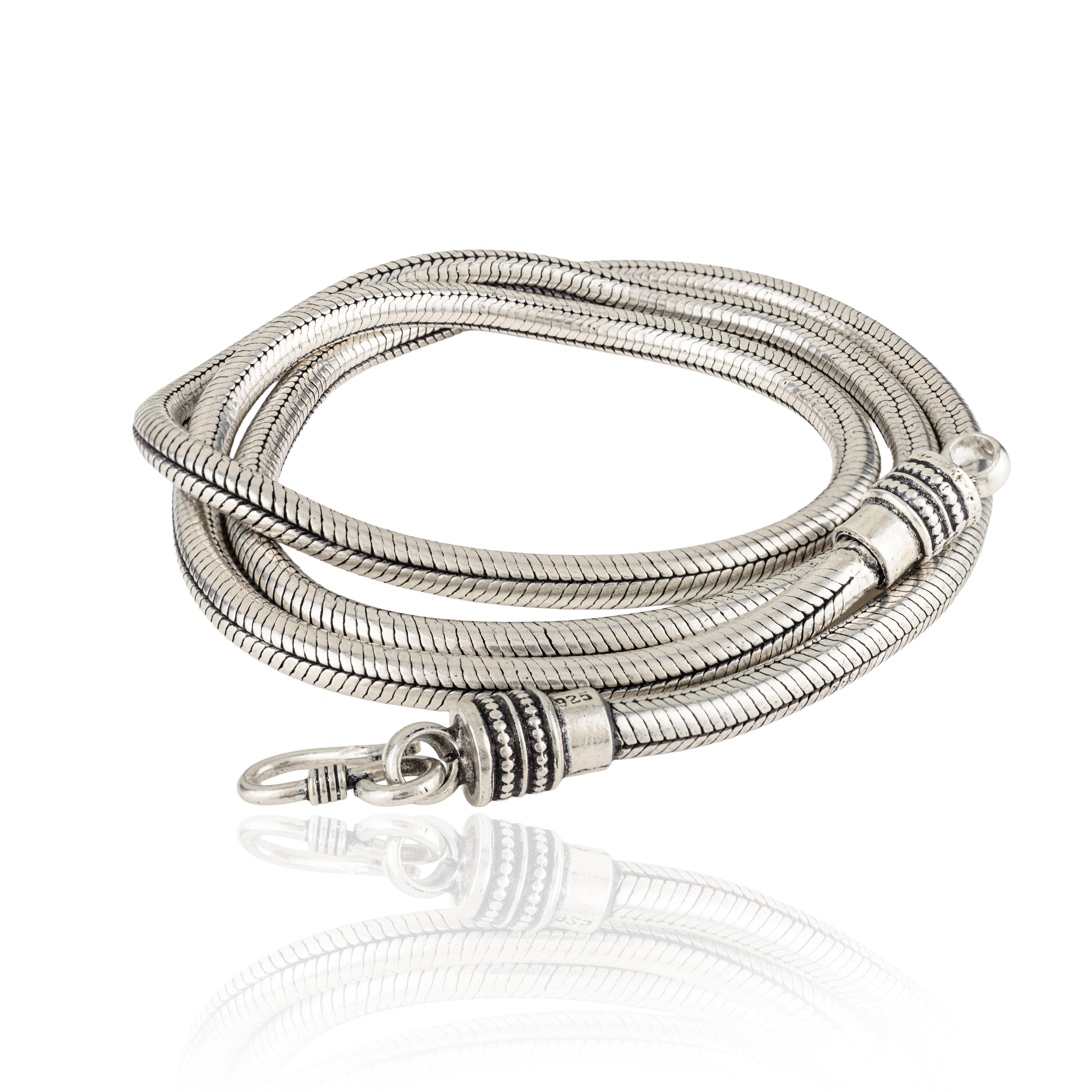 Contemporaneo Silvorra Unisex 28.5Inch Collana con catena a serpente in argento massiccio 925 con chiusura a gancio in vendita